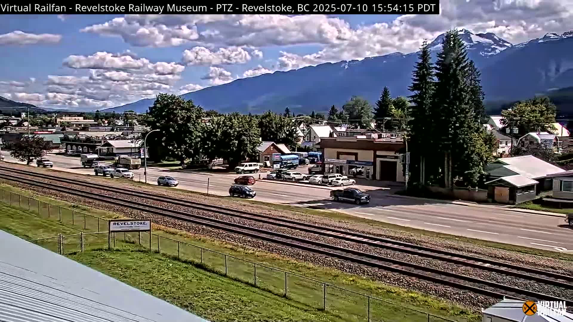 Revelstoke City & Canadian Pacific Railway Railroad Crossing Live Cam - Revelstoke, Columbia-Shuswap, British Columbia, Canada  PTZ | Virtual Railfan LIVE ! 2025-03-18 12:14