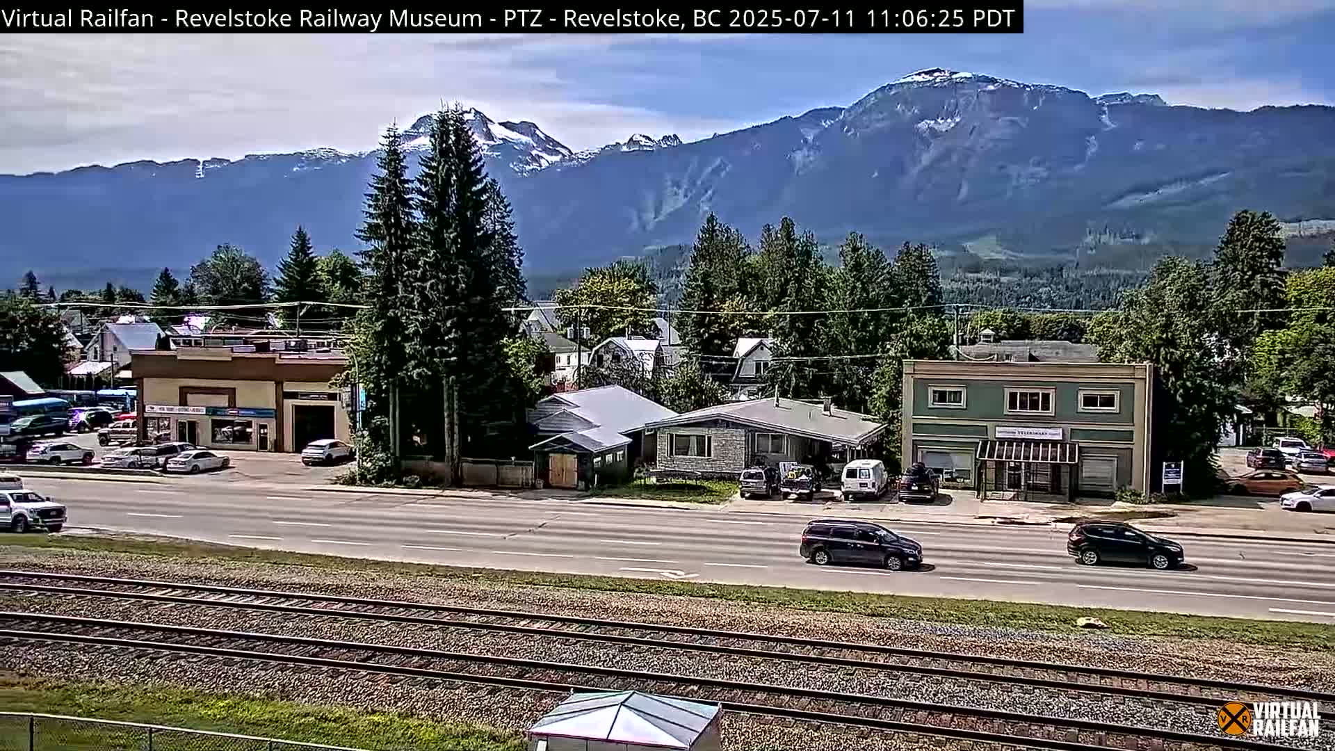 Revelstoke City & Canadian Pacific Railway Railroad Crossing Live Cam - Revelstoke, Columbia-Shuswap, British Columbia, Canada  PTZ | Virtual Railfan LIVE ! 2025-03-18 12:14