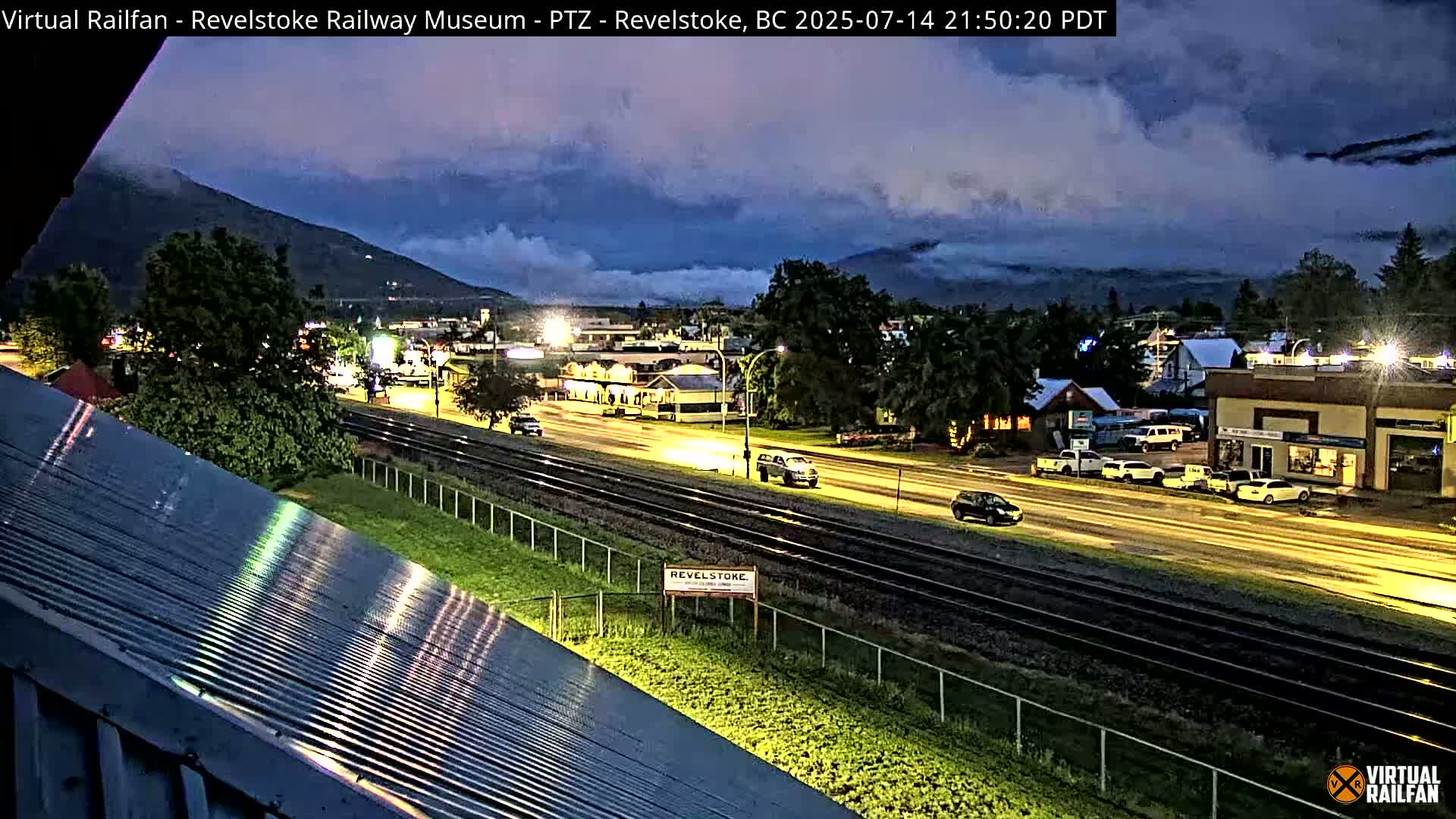 Revelstoke City & Canadian Pacific Railway Railroad Crossing Live Cam - Revelstoke, Columbia-Shuswap, British Columbia, Canada  PTZ | Virtual Railfan LIVE ! 2025-03-18 12:14