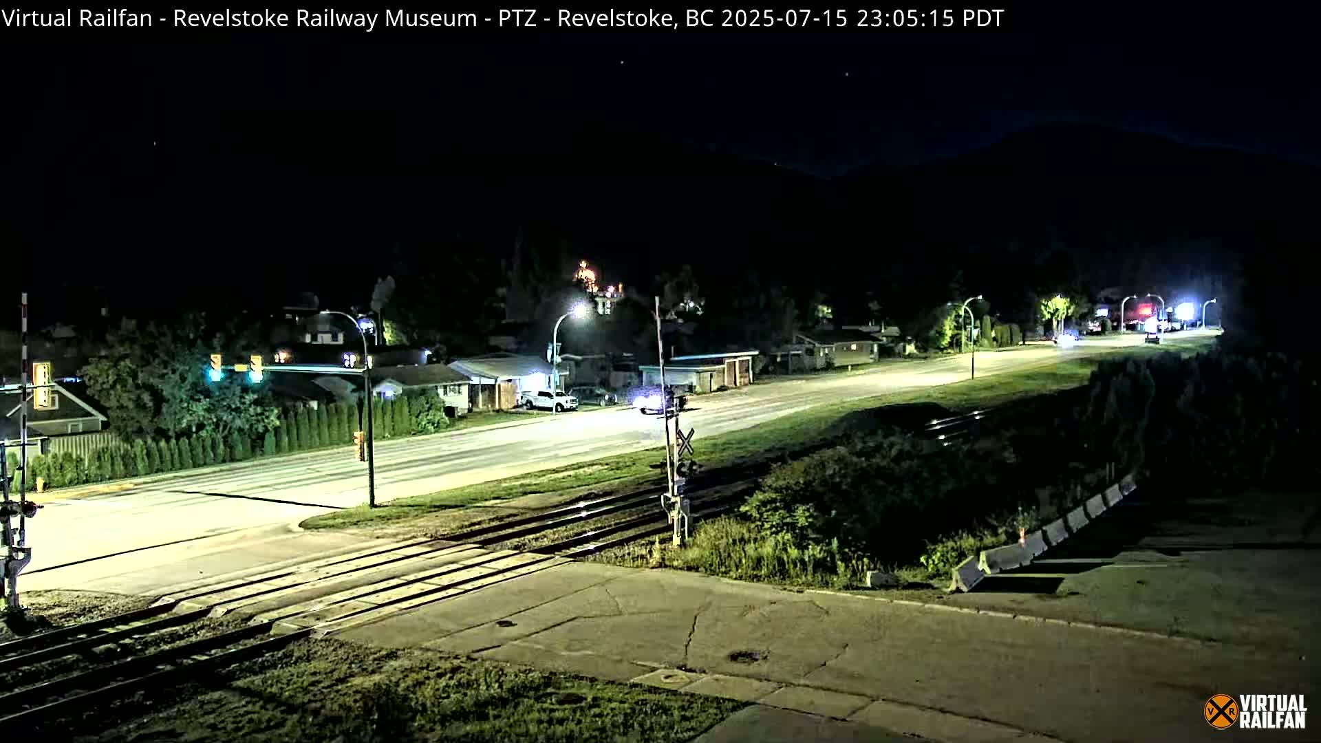 Revelstoke City & Canadian Pacific Railway Railroad Crossing Live Cam - Revelstoke, Columbia-Shuswap, British Columbia, Canada  PTZ | Virtual Railfan LIVE ! 2025-03-18 12:14