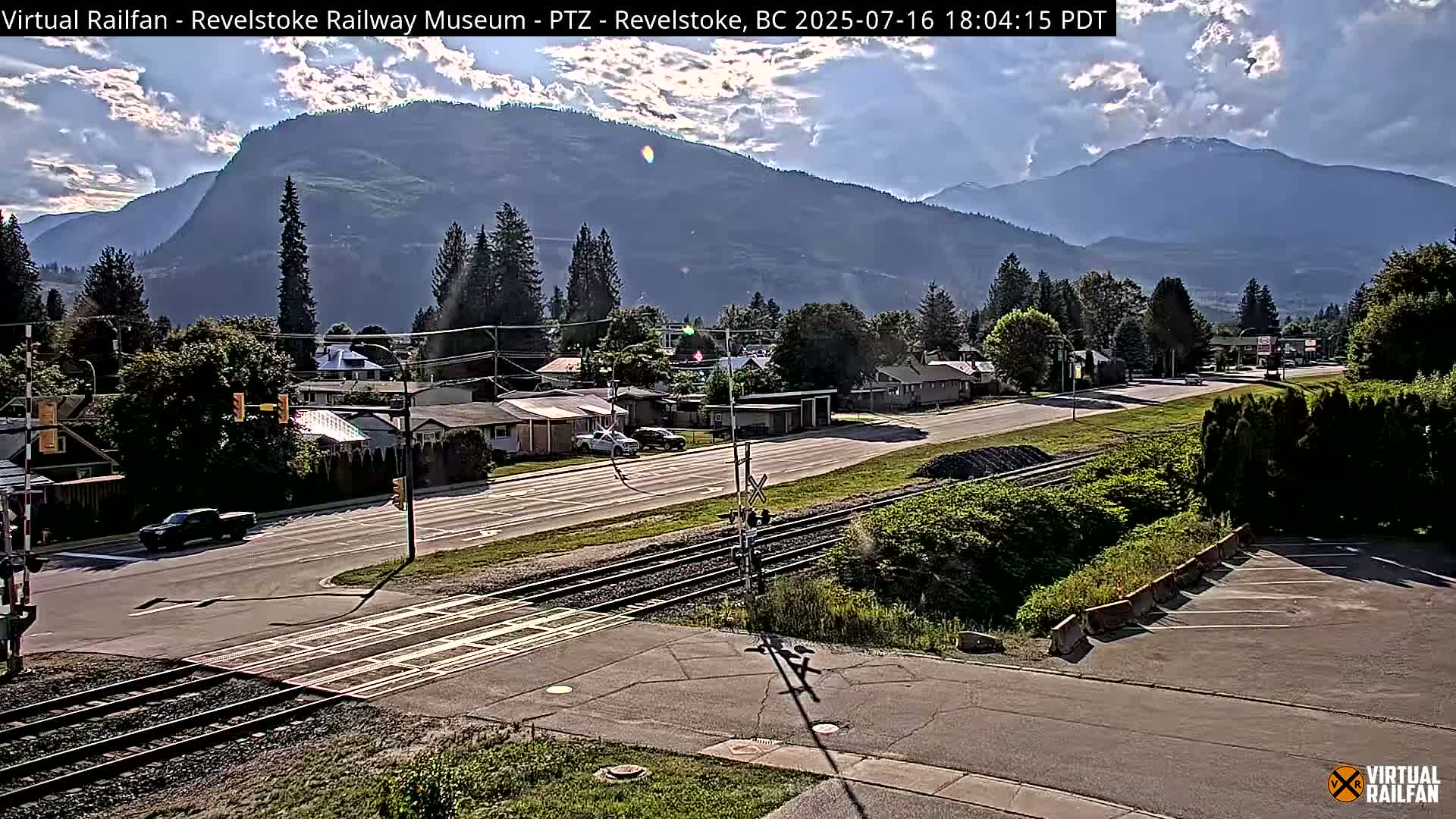 Revelstoke City & Canadian Pacific Railway Railroad Crossing Live Cam - Revelstoke, Columbia-Shuswap, British Columbia, Canada  PTZ | Virtual Railfan LIVE ! 2025-03-18 12:14