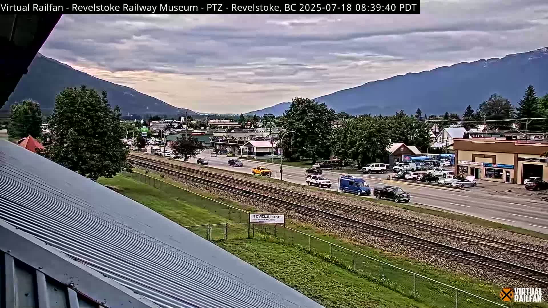 Revelstoke City & Canadian Pacific Railway Railroad Crossing Live Cam - Revelstoke, Columbia-Shuswap, British Columbia, Canada  PTZ | Virtual Railfan LIVE ! 2025-03-18 12:14
