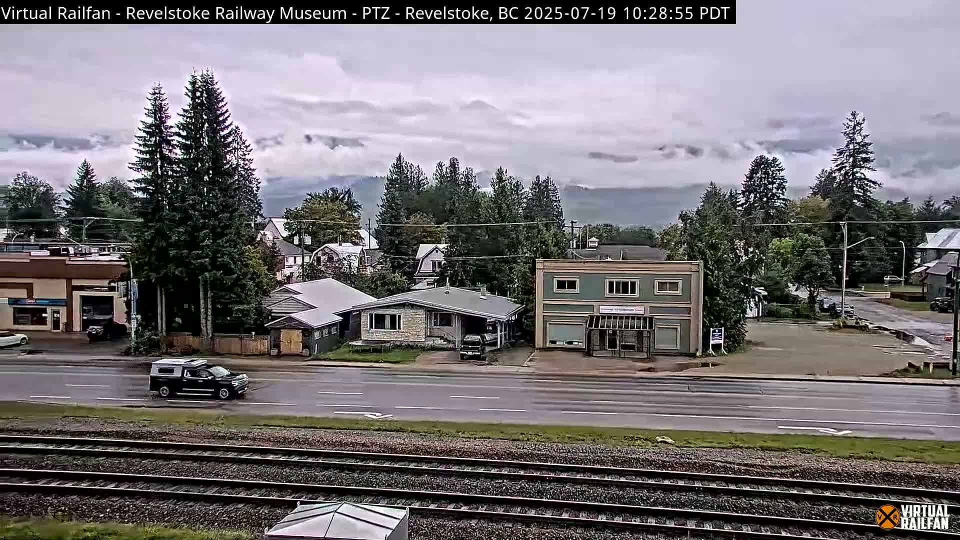 Revelstoke City & Canadian Pacific Railway Railroad Crossing Live Cam - Revelstoke, Columbia-Shuswap, British Columbia, Canada  PTZ | Virtual Railfan LIVE ! 2025-03-18 12:14