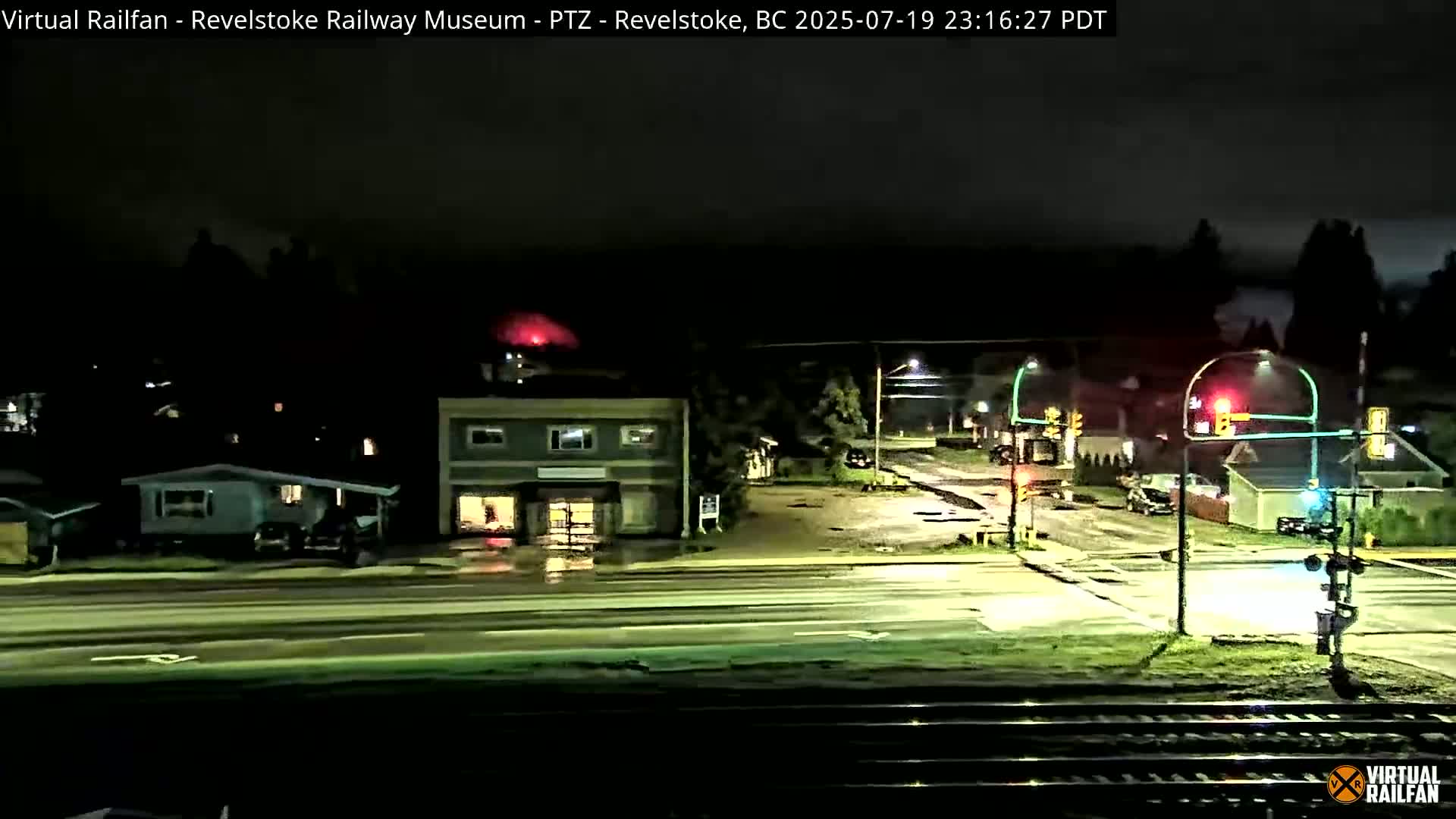 Revelstoke City & Canadian Pacific Railway Railroad Crossing Live Cam - Revelstoke, Columbia-Shuswap, British Columbia, Canada  PTZ | Virtual Railfan LIVE ! 2025-03-18 12:14