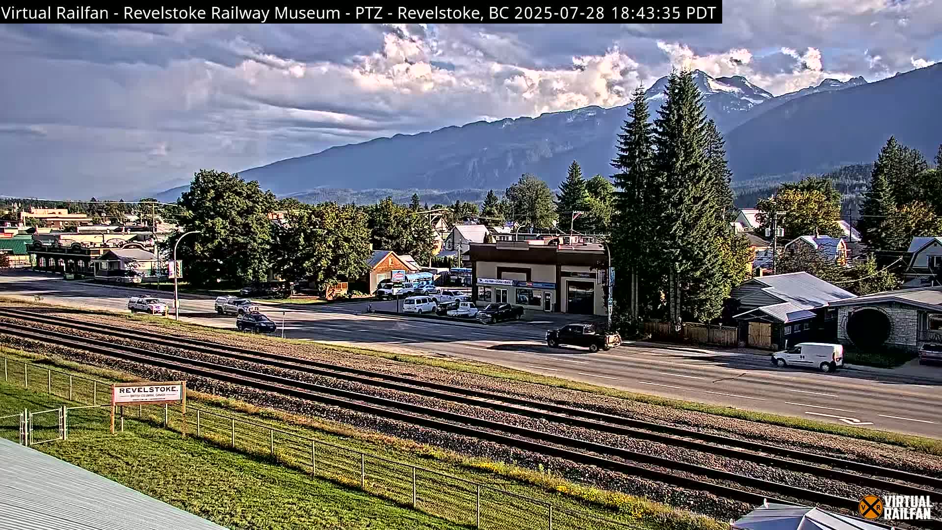 Revelstoke City & Canadian Pacific Railway Railroad Crossing Live Cam - Revelstoke, Columbia-Shuswap, British Columbia, Canada  PTZ | Virtual Railfan LIVE ! 2025-03-18 12:14
