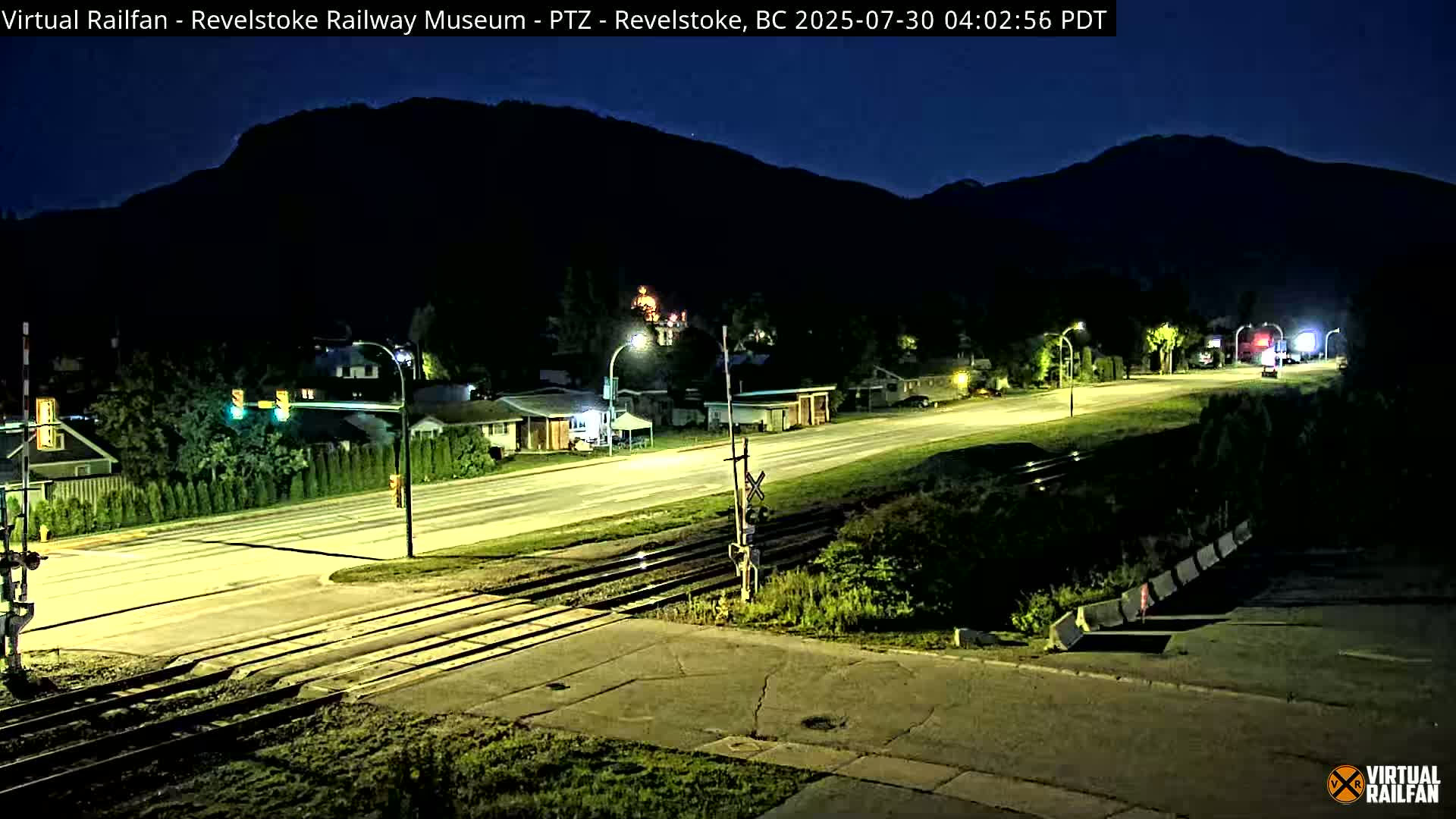 Revelstoke City & Canadian Pacific Railway Railroad Crossing Live Cam - Revelstoke, Columbia-Shuswap, British Columbia, Canada  PTZ | Virtual Railfan LIVE ! 2025-03-18 12:14