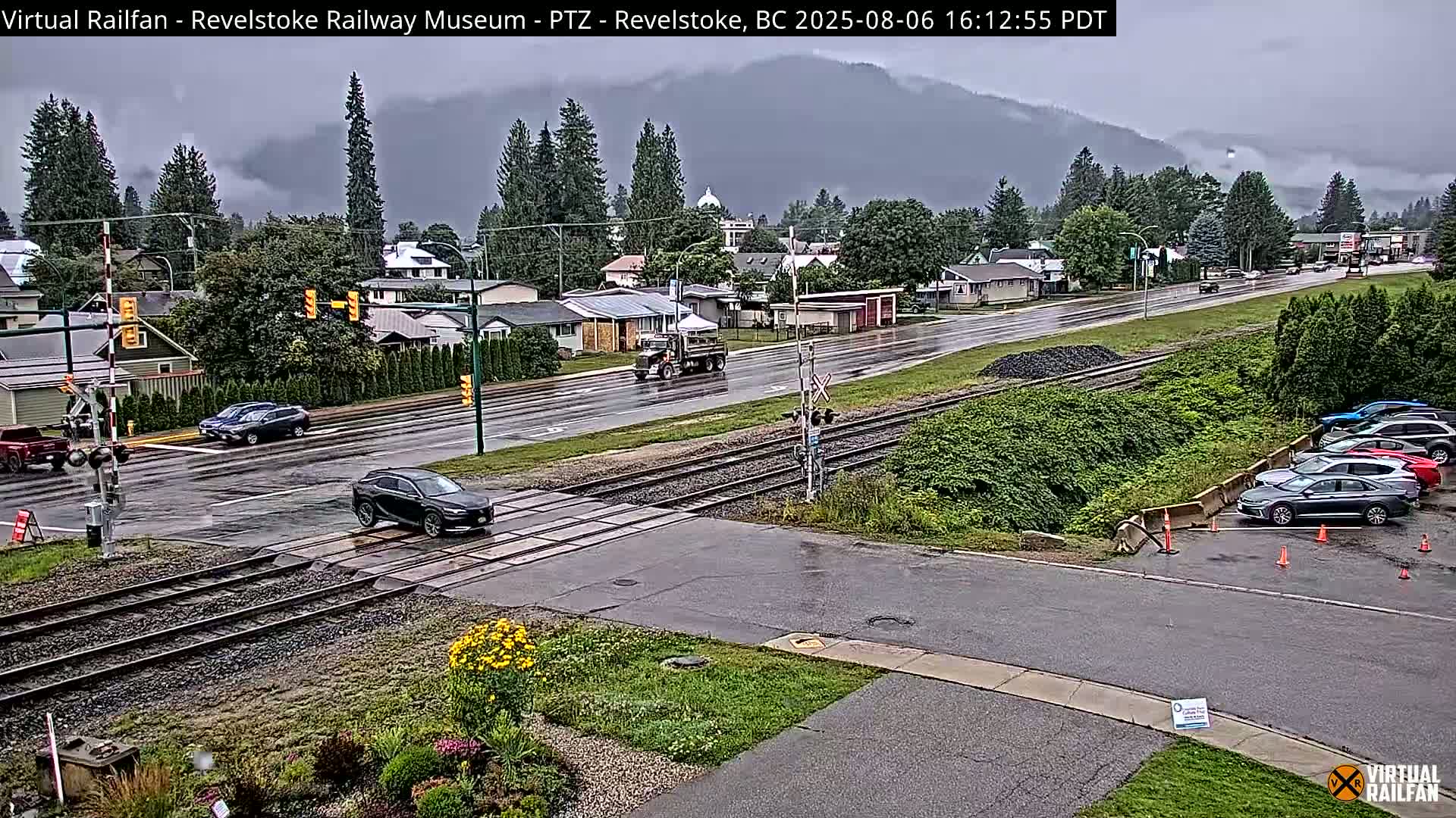 Revelstoke City & Canadian Pacific Railway Railroad Crossing Live Cam - Revelstoke, Columbia-Shuswap, British Columbia, Canada  PTZ | Virtual Railfan LIVE ! 2025-03-18 12:14