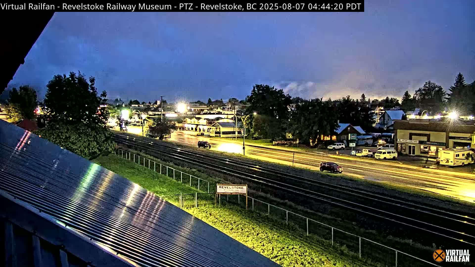 Revelstoke City & Canadian Pacific Railway Railroad Crossing Live Cam - Revelstoke, Columbia-Shuswap, British Columbia, Canada  PTZ | Virtual Railfan LIVE ! 2025-03-18 12:14