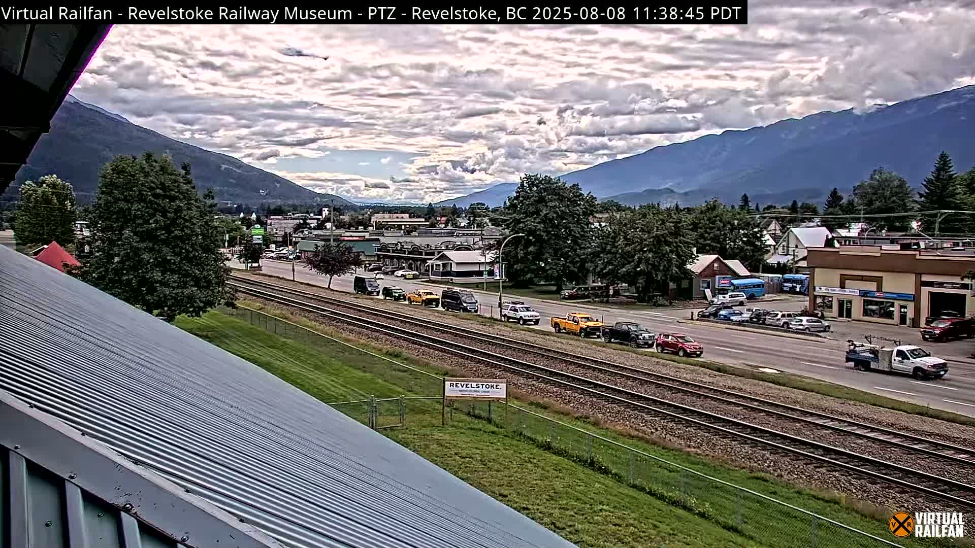 Revelstoke City & Canadian Pacific Railway Railroad Crossing Live Cam - Revelstoke, Columbia-Shuswap, British Columbia, Canada  PTZ | Virtual Railfan LIVE ! 2025-03-18 12:14