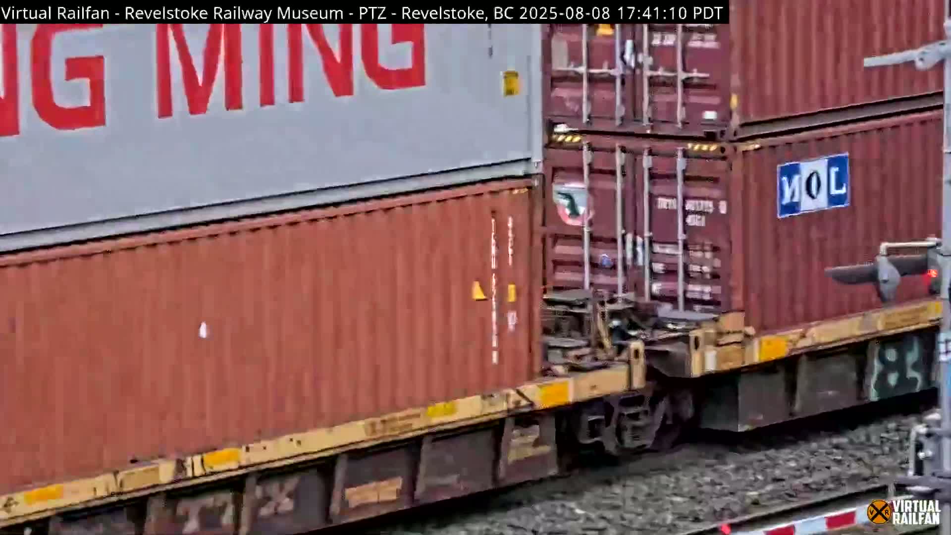 Revelstoke City & Canadian Pacific Railway Railroad Crossing Live Cam - Revelstoke, Columbia-Shuswap, British Columbia, Canada  PTZ | Virtual Railfan LIVE ! 2025-03-18 12:14