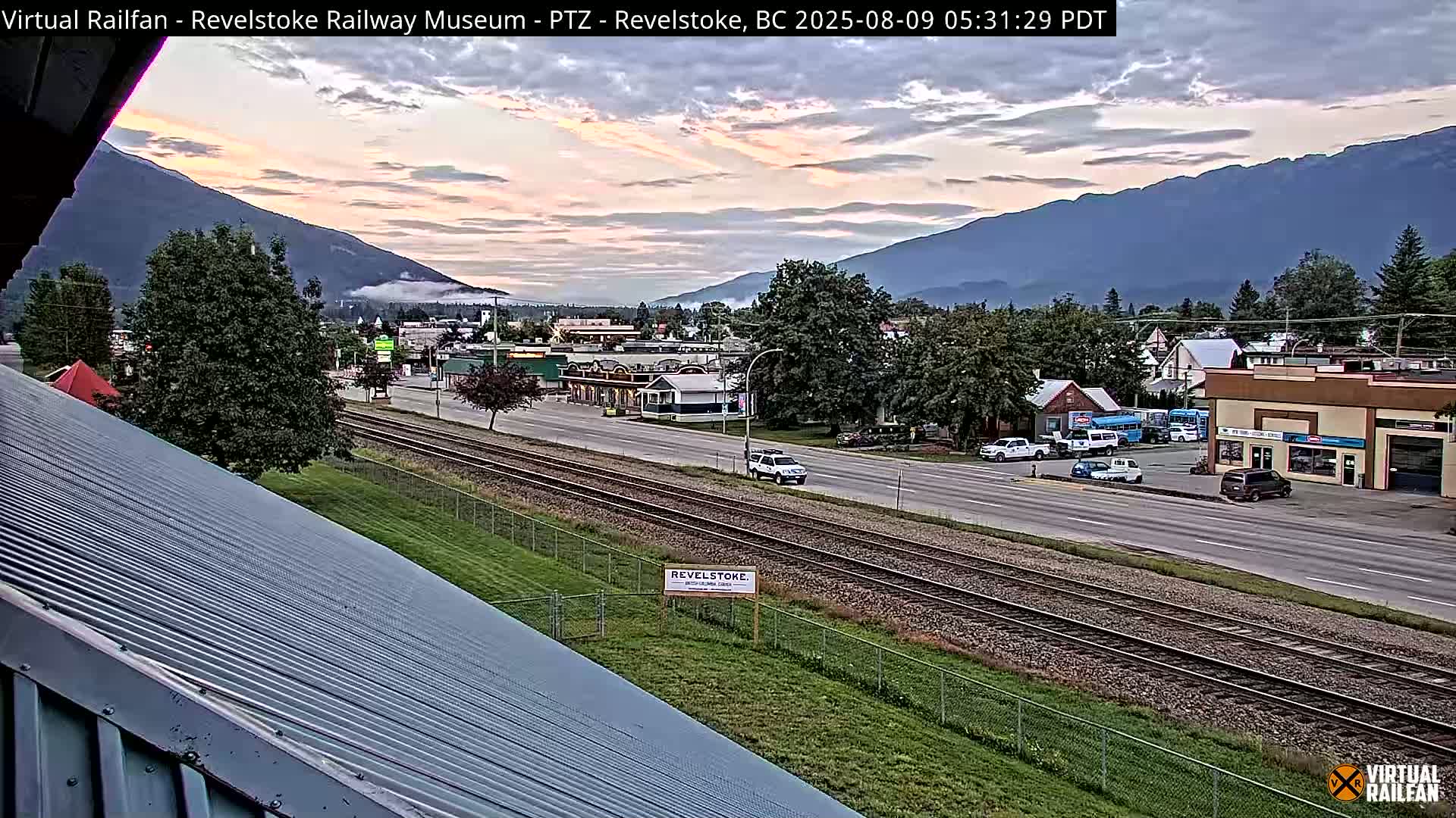 Revelstoke City & Canadian Pacific Railway Railroad Crossing Live Cam - Revelstoke, Columbia-Shuswap, British Columbia, Canada  PTZ | Virtual Railfan LIVE ! 2025-03-18 12:14