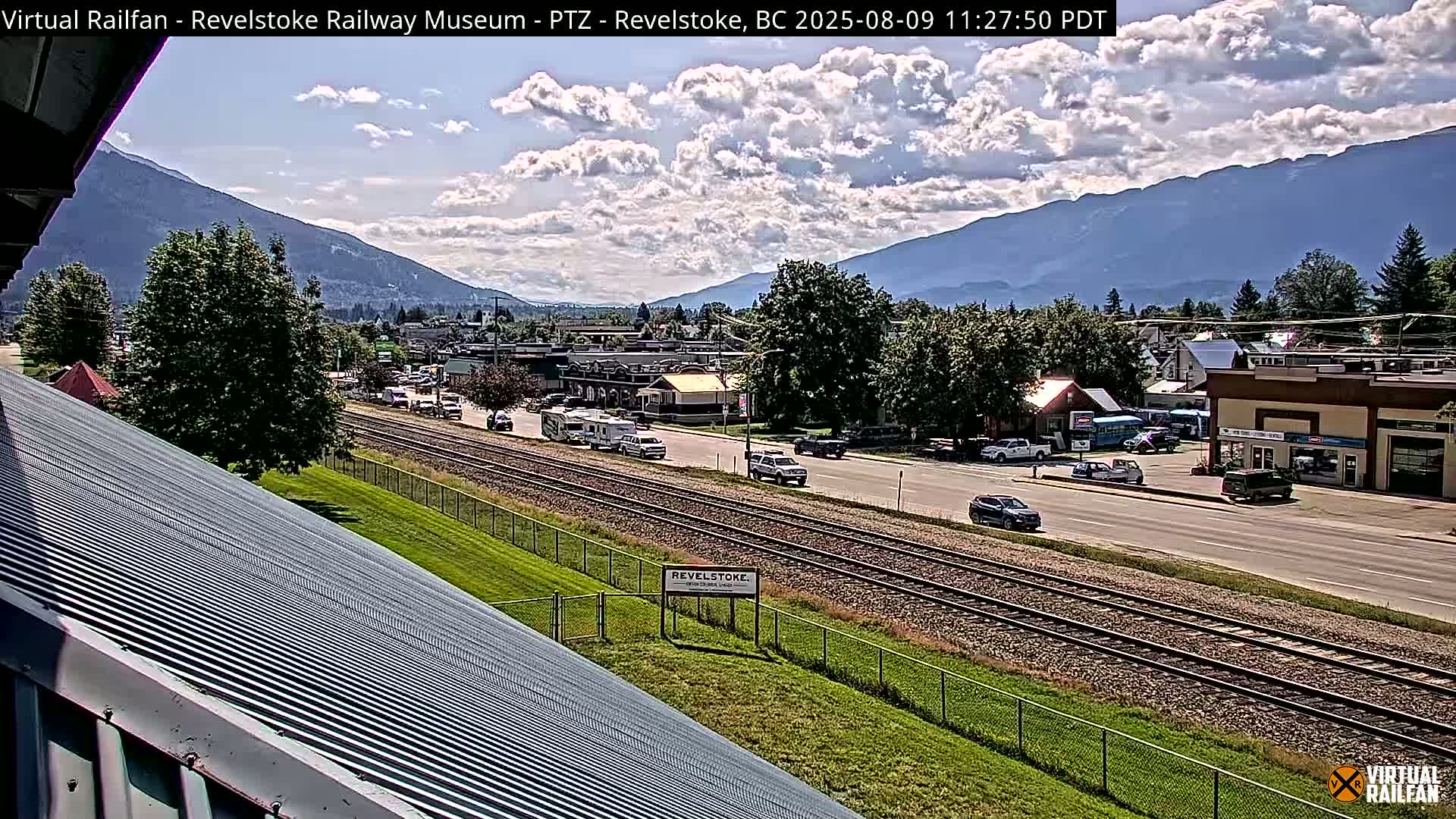 Revelstoke City & Canadian Pacific Railway Railroad Crossing Live Cam - Revelstoke, Columbia-Shuswap, British Columbia, Canada  PTZ | Virtual Railfan LIVE ! 2025-03-18 12:14