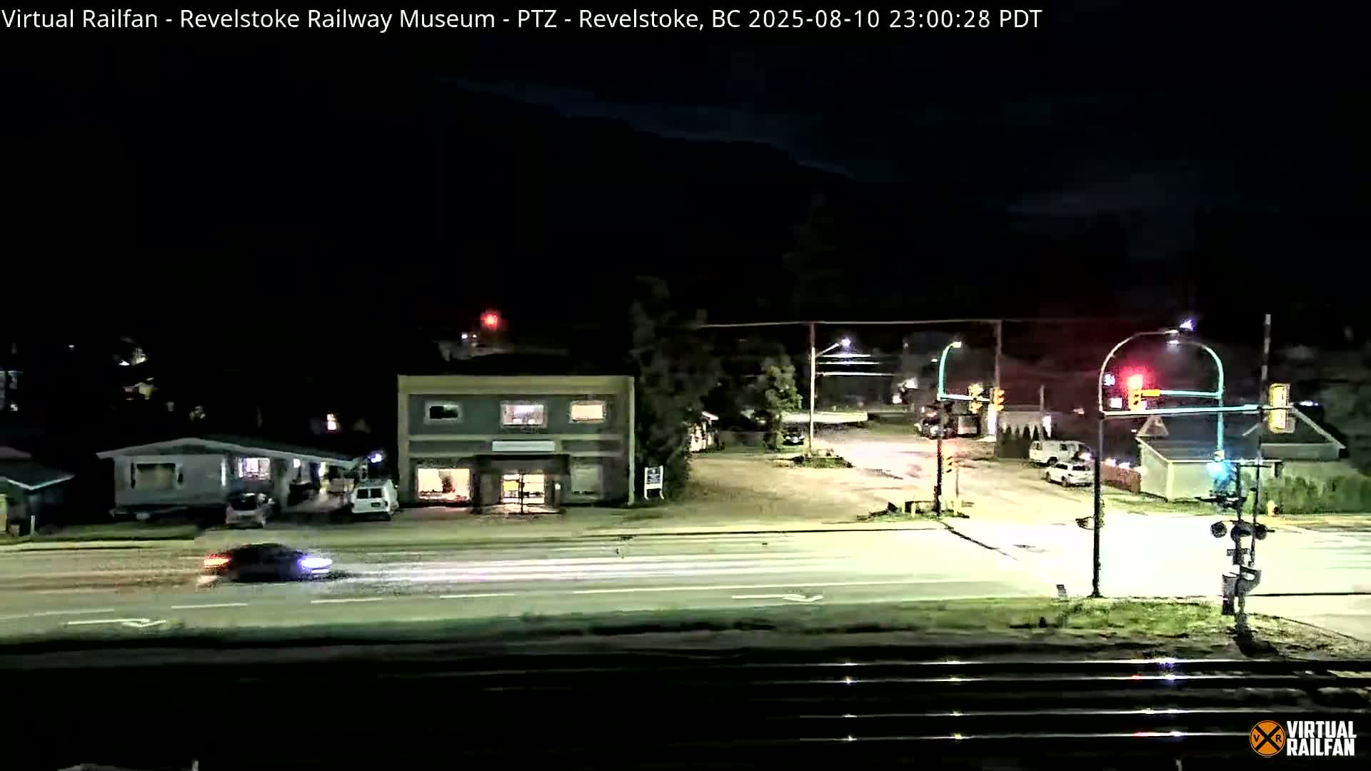 Revelstoke City & Canadian Pacific Railway Railroad Crossing Live Cam - Revelstoke, Columbia-Shuswap, British Columbia, Canada  PTZ | Virtual Railfan LIVE ! 2025-03-18 12:14