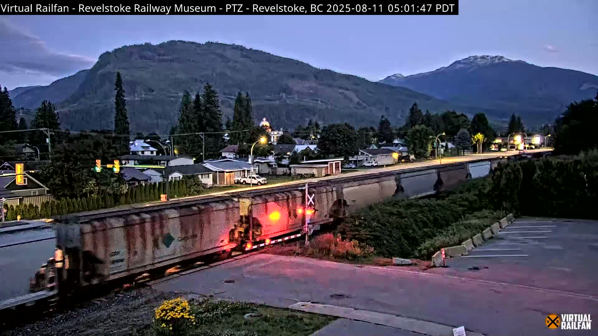 Revelstoke City & Canadian Pacific Railway Railroad Crossing Live Cam - Revelstoke, Columbia-Shuswap, British Columbia, Canada  PTZ | Virtual Railfan LIVE ! 2025-03-18 12:14