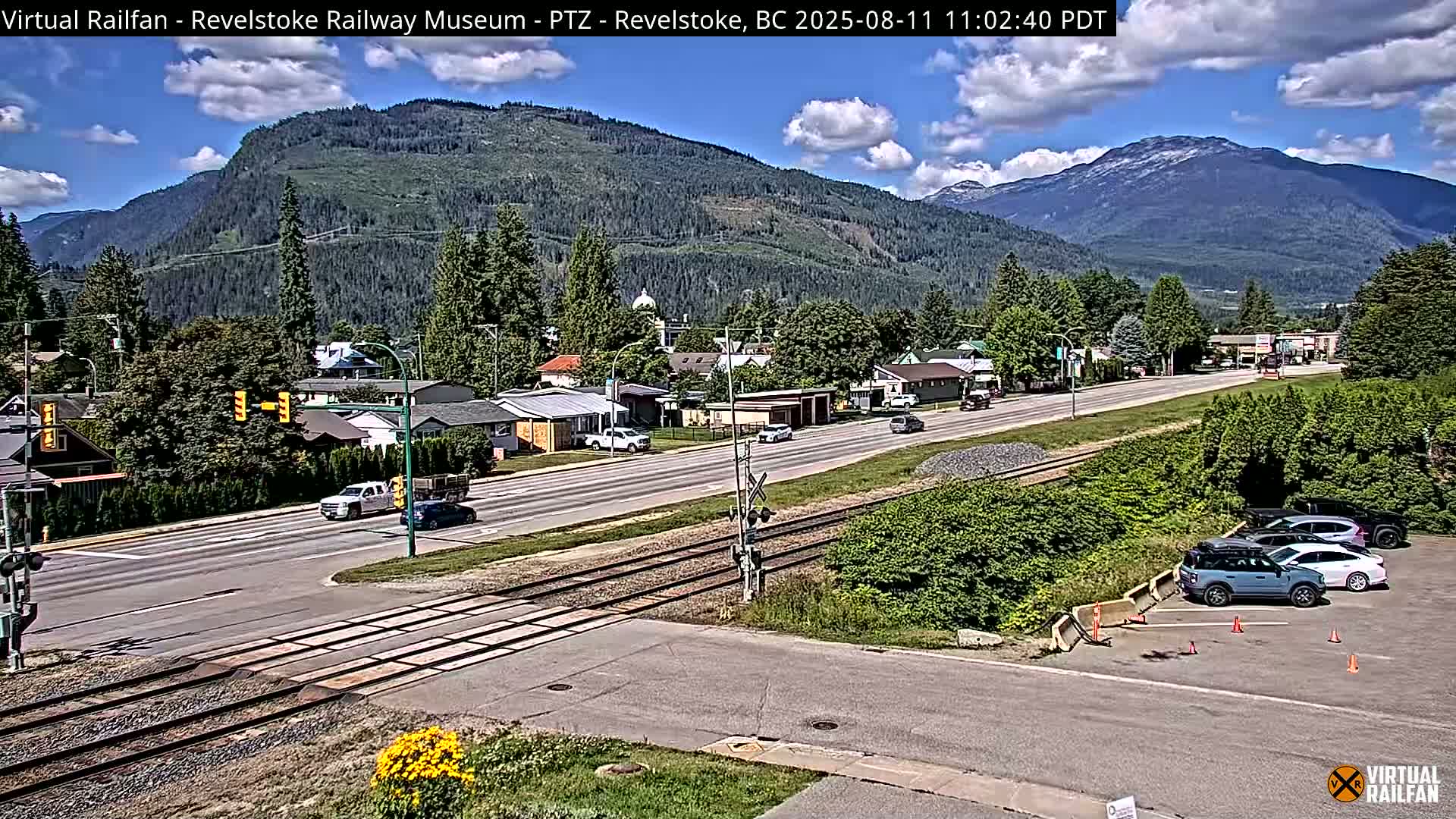 Revelstoke City & Canadian Pacific Railway Railroad Crossing Live Cam - Revelstoke, Columbia-Shuswap, British Columbia, Canada  PTZ | Virtual Railfan LIVE ! 2025-03-18 12:14