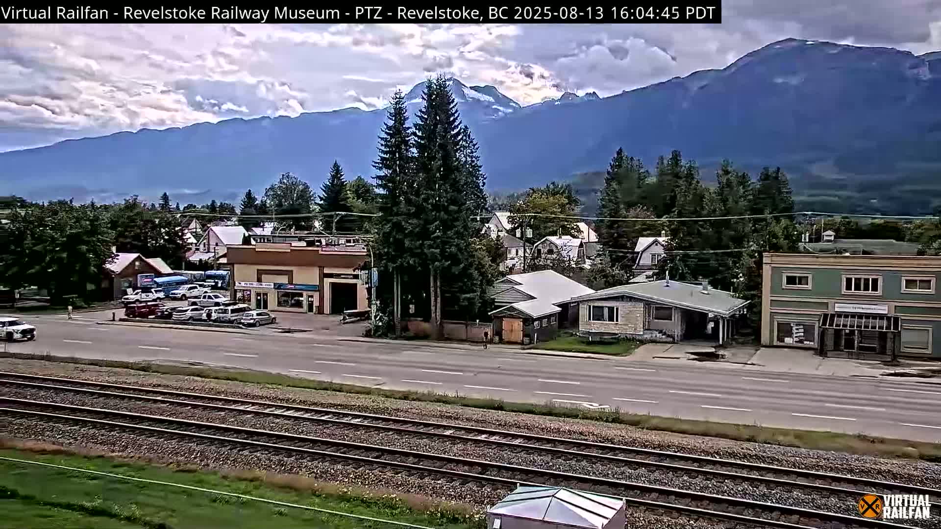 Revelstoke City & Canadian Pacific Railway Railroad Crossing Live Cam - Revelstoke, Columbia-Shuswap, British Columbia, Canada  PTZ | Virtual Railfan LIVE ! 2025-03-18 12:14