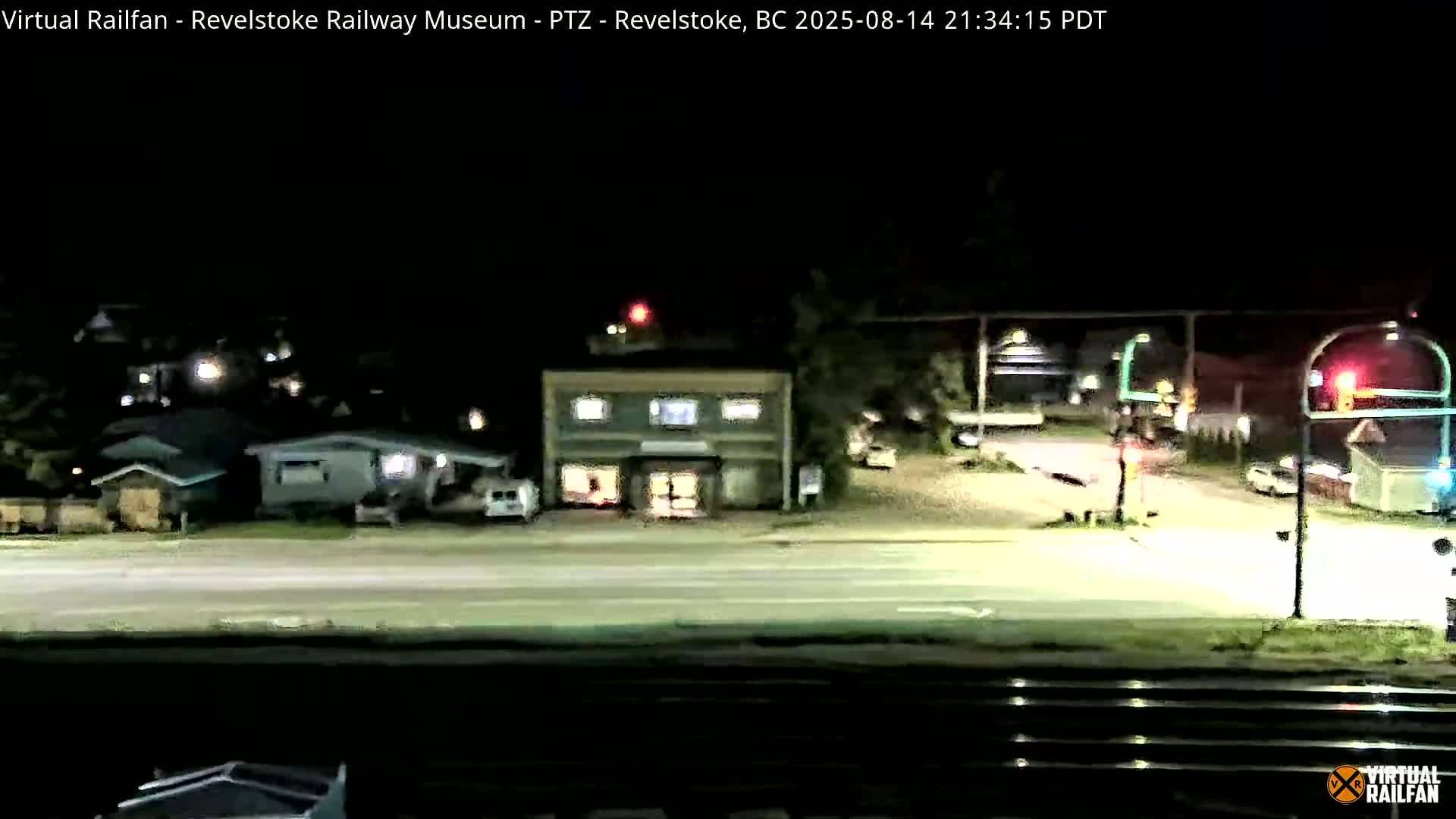 Revelstoke City & Canadian Pacific Railway Railroad Crossing Live Cam - Revelstoke, Columbia-Shuswap, British Columbia, Canada  PTZ | Virtual Railfan LIVE ! 2025-03-18 12:14