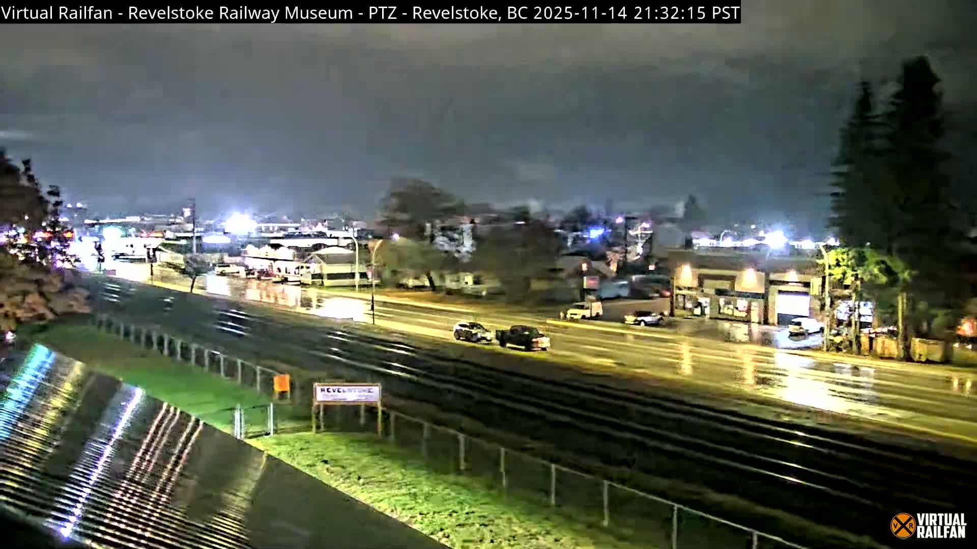 Revelstoke City & Canadian Pacific Railway Railroad Crossing Live Cam - Revelstoke, Columbia-Shuswap, British Columbia, Canada  PTZ | Virtual Railfan LIVE ! 2025-03-18 12:14