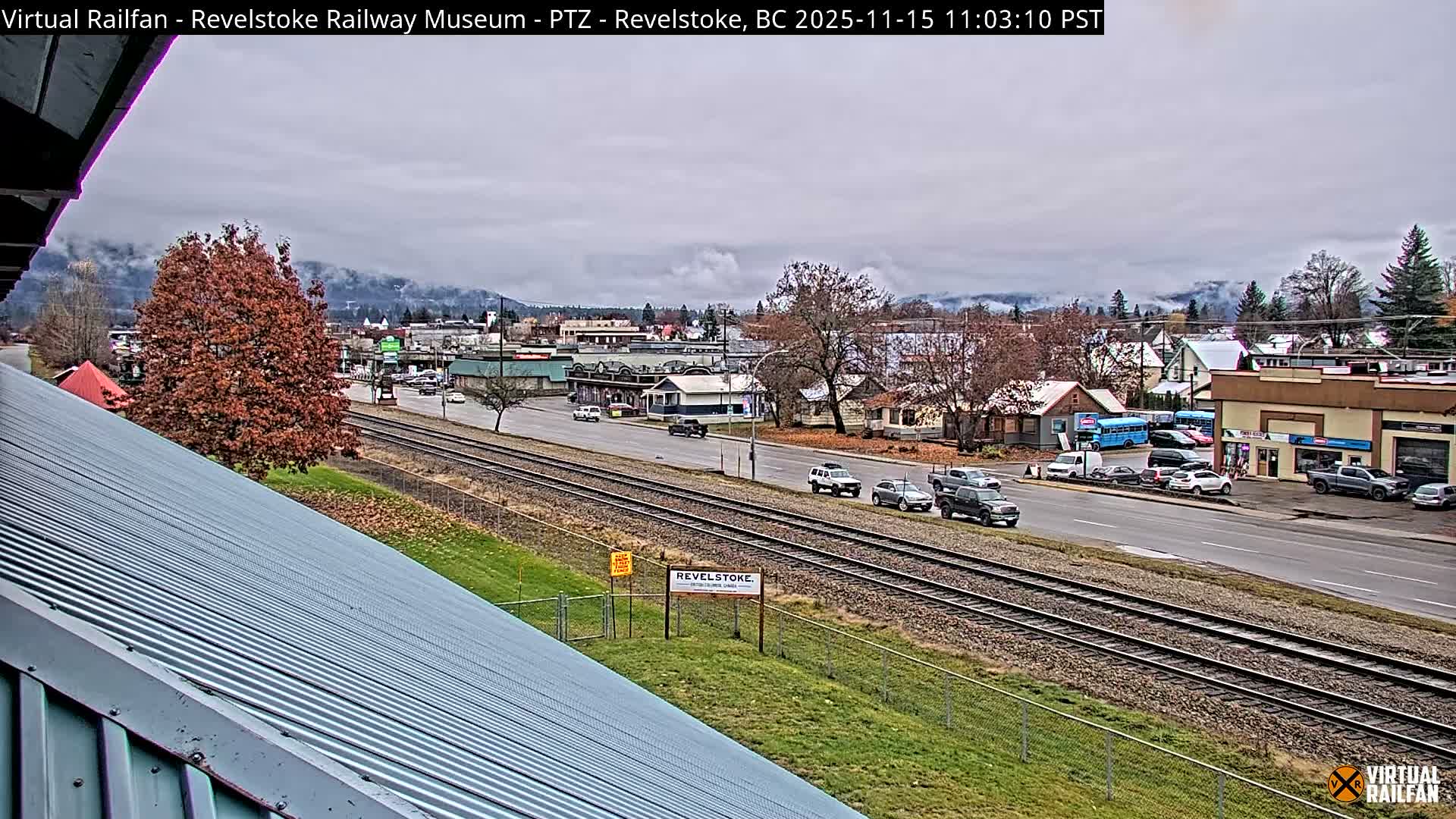 Revelstoke City & Canadian Pacific Railway Railroad Crossing Live Cam - Revelstoke, Columbia-Shuswap, British Columbia, Canada  PTZ | Virtual Railfan LIVE ! 2025-03-18 12:14
