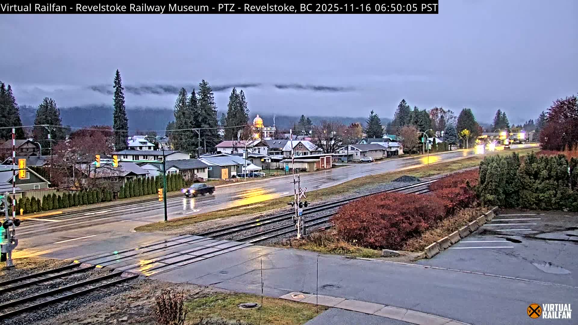 Revelstoke City & Canadian Pacific Railway Railroad Crossing Live Cam - Revelstoke, Columbia-Shuswap, British Columbia, Canada  PTZ | Virtual Railfan LIVE ! 2025-03-18 12:14