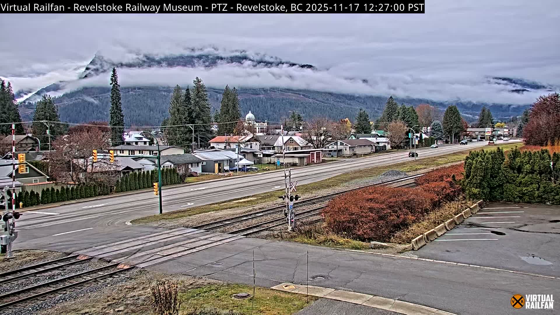 Revelstoke City & Canadian Pacific Railway Railroad Crossing Live Cam - Revelstoke, Columbia-Shuswap, British Columbia, Canada  PTZ | Virtual Railfan LIVE ! 2025-03-18 12:14