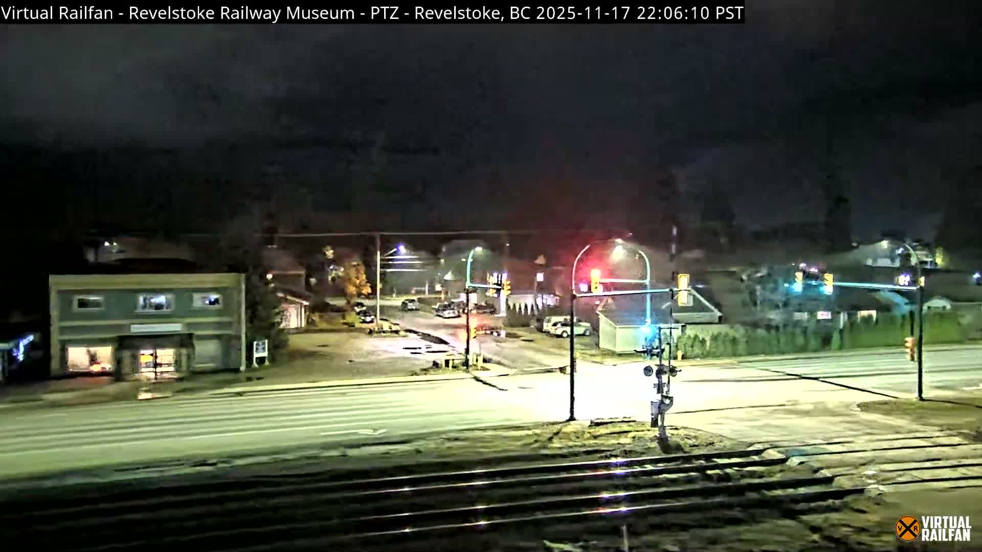 Revelstoke City & Canadian Pacific Railway Railroad Crossing Live Cam - Revelstoke, Columbia-Shuswap, British Columbia, Canada  PTZ | Virtual Railfan LIVE ! 2025-03-18 12:14