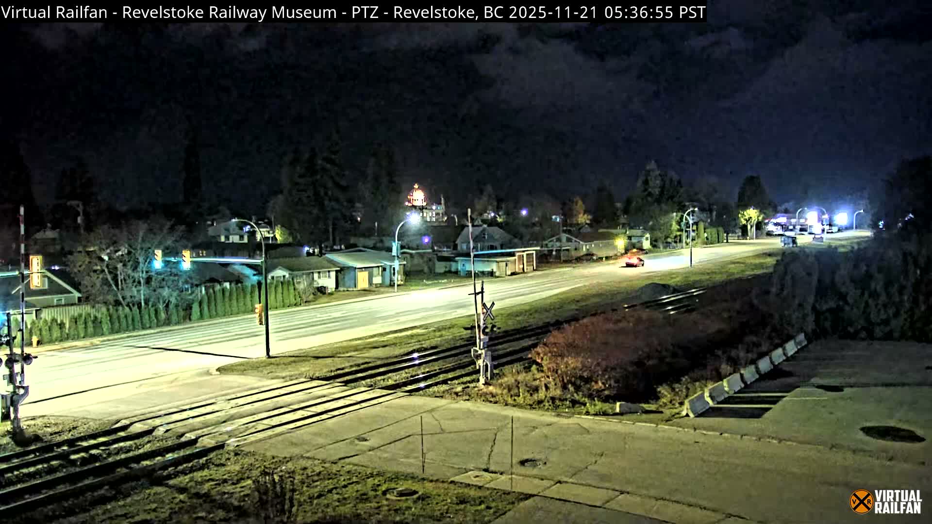Revelstoke City & Canadian Pacific Railway Railroad Crossing Live Cam - Revelstoke, Columbia-Shuswap, British Columbia, Canada  PTZ | Virtual Railfan LIVE ! 2025-03-18 12:14