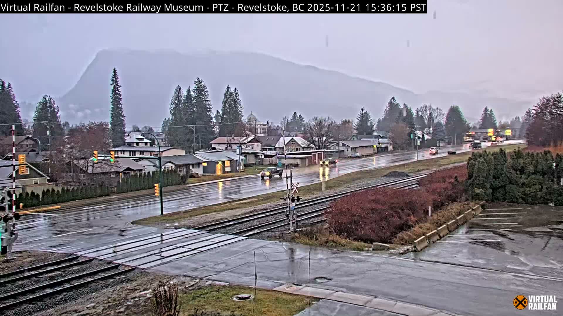 Revelstoke City & Canadian Pacific Railway Railroad Crossing Live Cam - Revelstoke, Columbia-Shuswap, British Columbia, Canada  PTZ | Virtual Railfan LIVE ! 2025-03-18 12:14