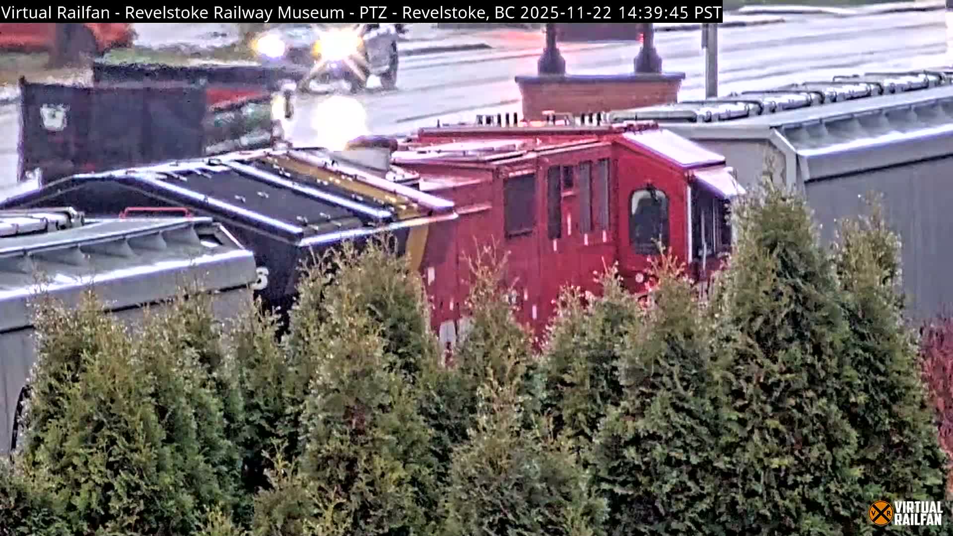 Revelstoke City & Canadian Pacific Railway Railroad Crossing Live Cam - Revelstoke, Columbia-Shuswap, British Columbia, Canada  PTZ | Virtual Railfan LIVE ! 2025-03-18 12:14