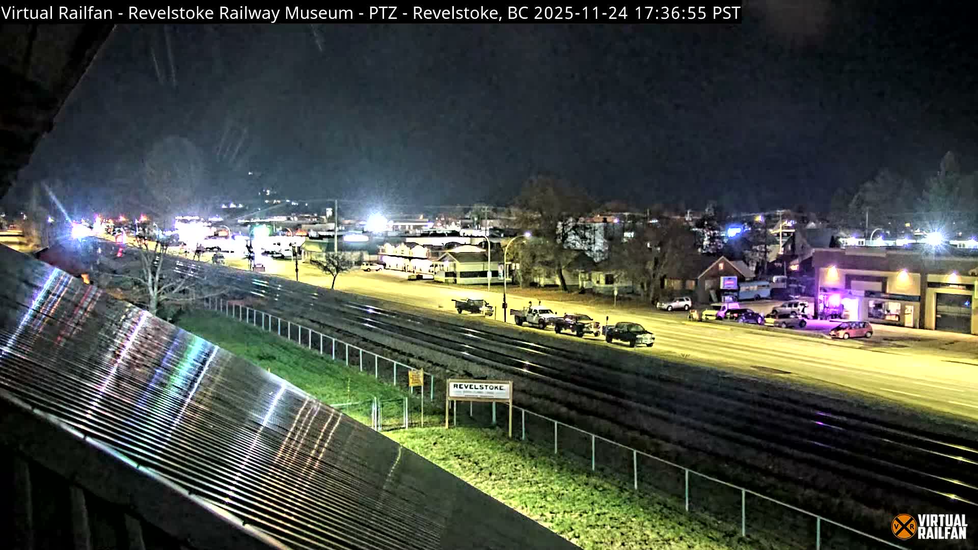 Revelstoke City & Canadian Pacific Railway Railroad Crossing Live Cam - Revelstoke, Columbia-Shuswap, British Columbia, Canada  PTZ | Virtual Railfan LIVE ! 2025-03-18 12:14