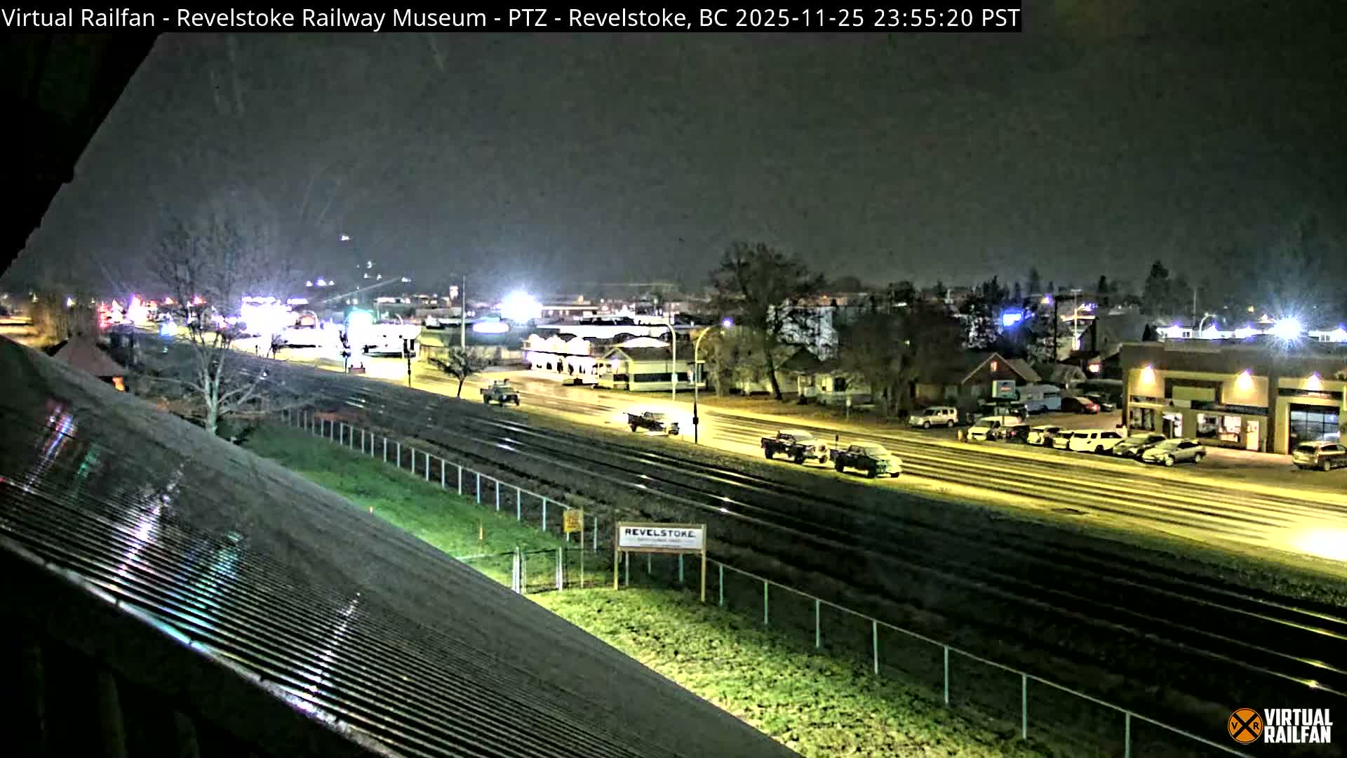 Revelstoke City & Canadian Pacific Railway Railroad Crossing Live Cam - Revelstoke, Columbia-Shuswap, British Columbia, Canada  PTZ | Virtual Railfan LIVE ! 2025-03-18 12:14