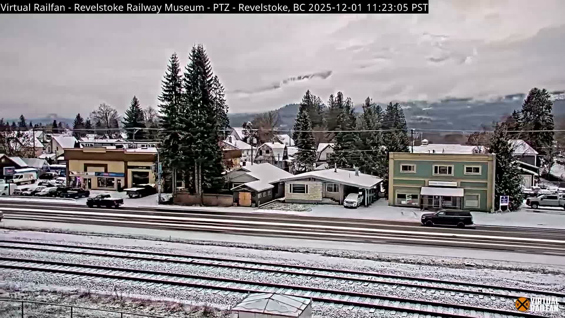 Revelstoke City & Canadian Pacific Railway Railroad Crossing Live Cam - Revelstoke, Columbia-Shuswap, British Columbia, Canada  PTZ | Virtual Railfan LIVE ! 2025-03-18 12:14