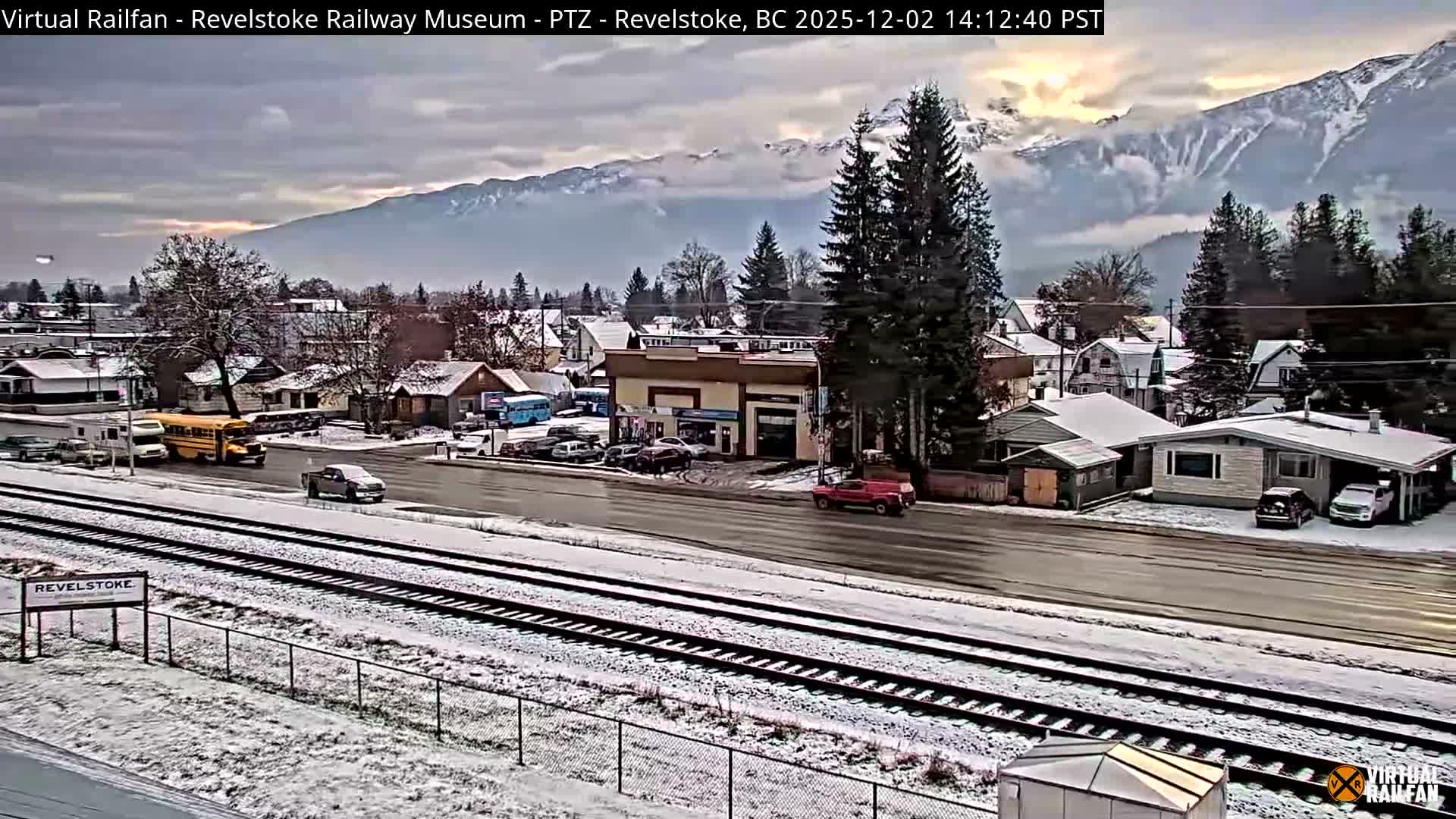 Revelstoke City & Canadian Pacific Railway Railroad Crossing Live Cam - Revelstoke, Columbia-Shuswap, British Columbia, Canada  PTZ | Virtual Railfan LIVE ! 2025-03-18 12:14