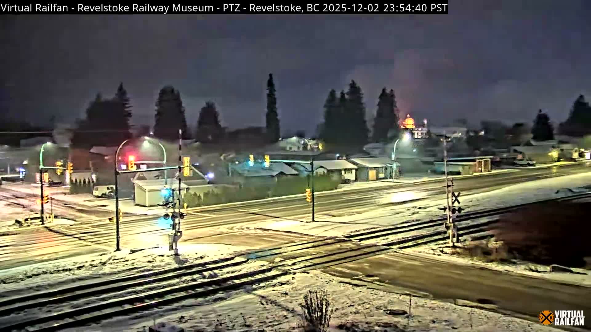 Revelstoke City & Canadian Pacific Railway Railroad Crossing Live Cam - Revelstoke, Columbia-Shuswap, British Columbia, Canada  PTZ | Virtual Railfan LIVE ! 2025-03-18 12:14