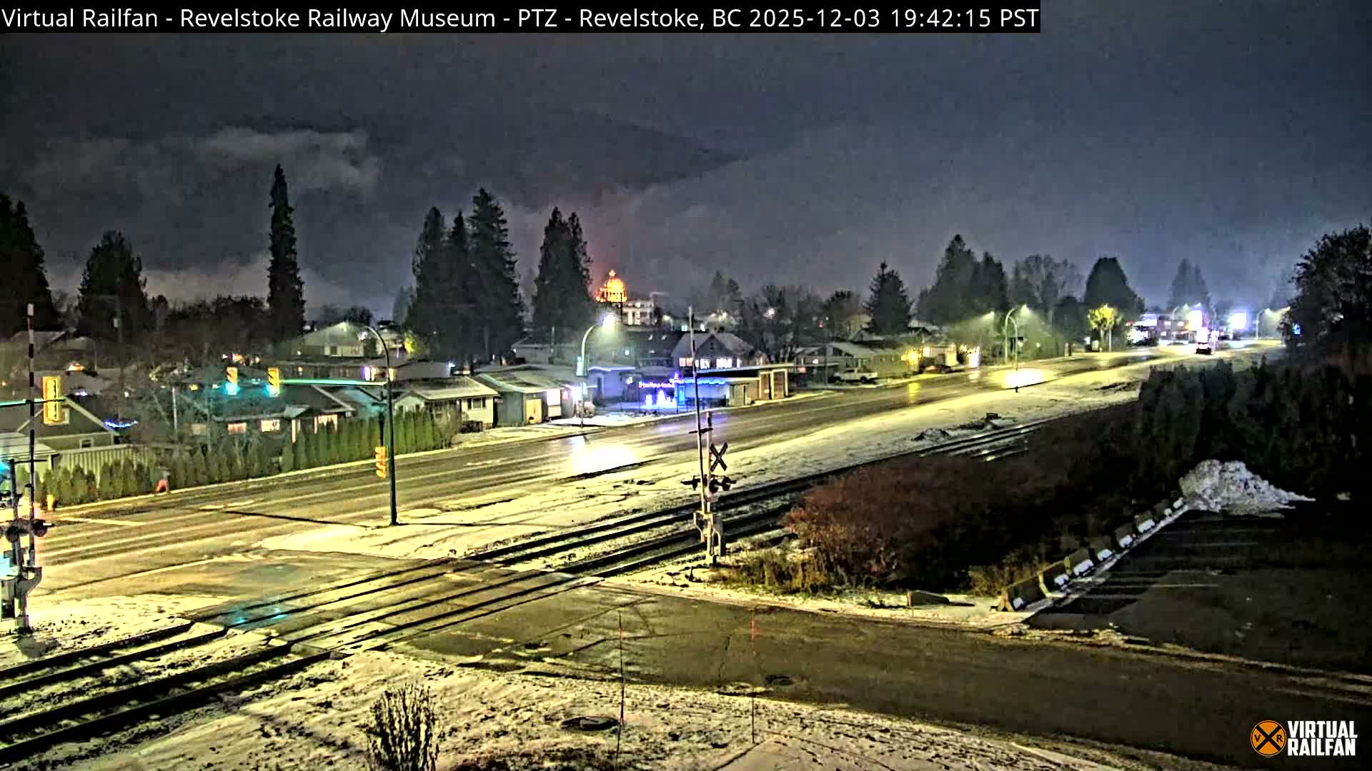 Revelstoke City & Canadian Pacific Railway Railroad Crossing Live Cam - Revelstoke, Columbia-Shuswap, British Columbia, Canada  PTZ | Virtual Railfan LIVE ! 2025-03-18 12:14