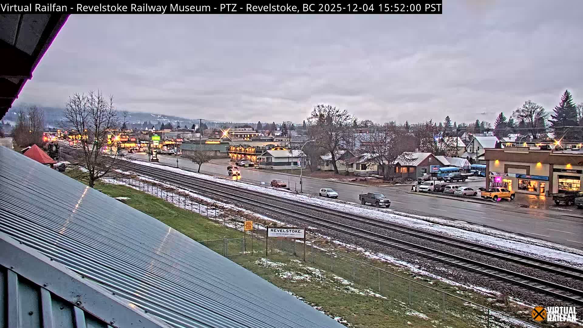 Revelstoke City & Canadian Pacific Railway Railroad Crossing Live Cam - Revelstoke, Columbia-Shuswap, British Columbia, Canada  PTZ | Virtual Railfan LIVE ! 2025-03-18 12:14