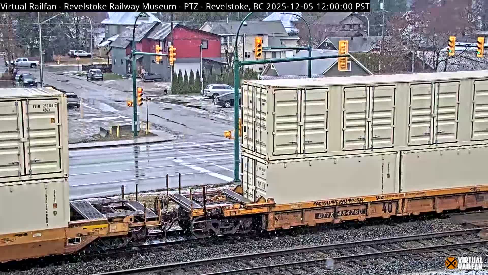 Revelstoke City & Canadian Pacific Railway Railroad Crossing Live Cam - Revelstoke, Columbia-Shuswap, British Columbia, Canada  PTZ | Virtual Railfan LIVE ! 2025-03-18 12:14