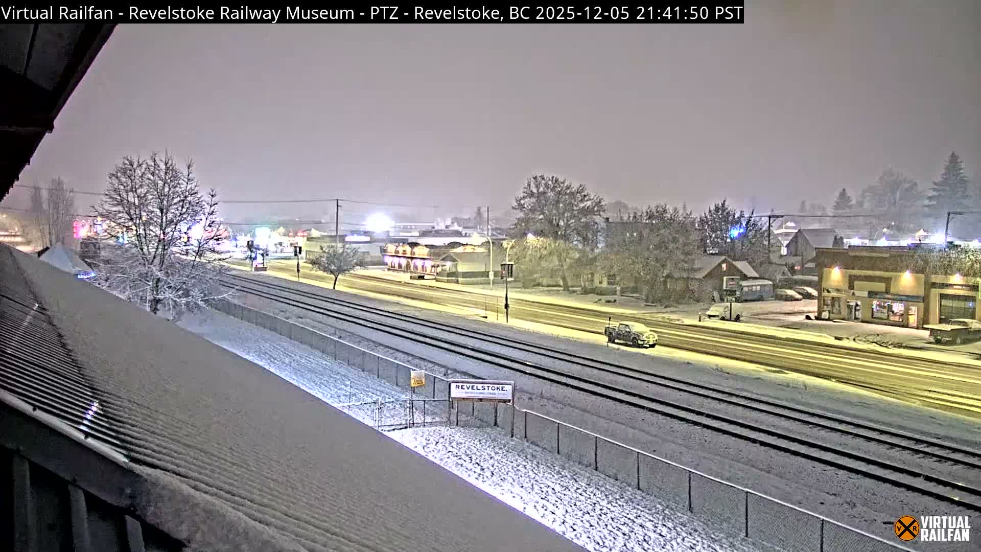 Revelstoke City & Canadian Pacific Railway Railroad Crossing Live Cam - Revelstoke, Columbia-Shuswap, British Columbia, Canada  PTZ | Virtual Railfan LIVE ! 2025-03-18 12:14