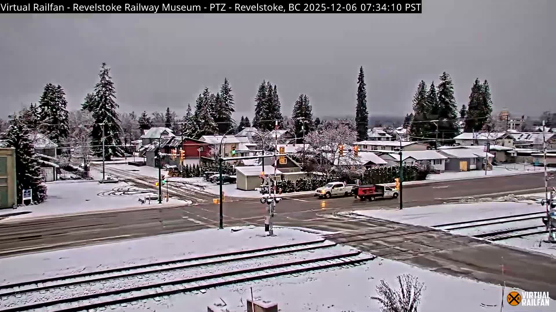 Revelstoke City & Canadian Pacific Railway Railroad Crossing Live Cam - Revelstoke, Columbia-Shuswap, British Columbia, Canada  PTZ | Virtual Railfan LIVE ! 2025-03-18 12:14