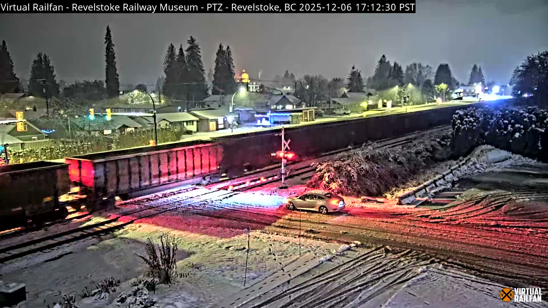 Revelstoke City & Canadian Pacific Railway Railroad Crossing Live Cam - Revelstoke, Columbia-Shuswap, British Columbia, Canada  PTZ | Virtual Railfan LIVE ! 2025-03-18 12:14