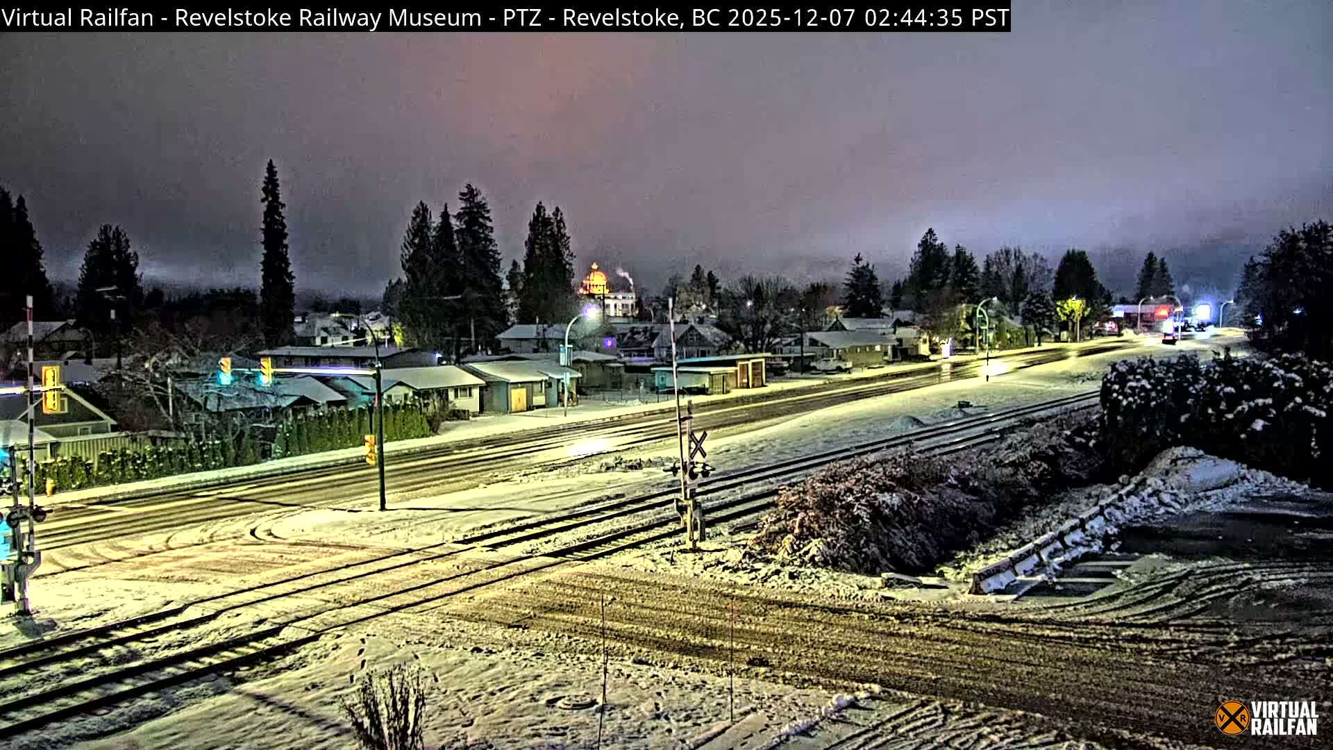 Revelstoke City & Canadian Pacific Railway Railroad Crossing Live Cam - Revelstoke, Columbia-Shuswap, British Columbia, Canada  PTZ | Virtual Railfan LIVE ! 2025-03-18 12:14