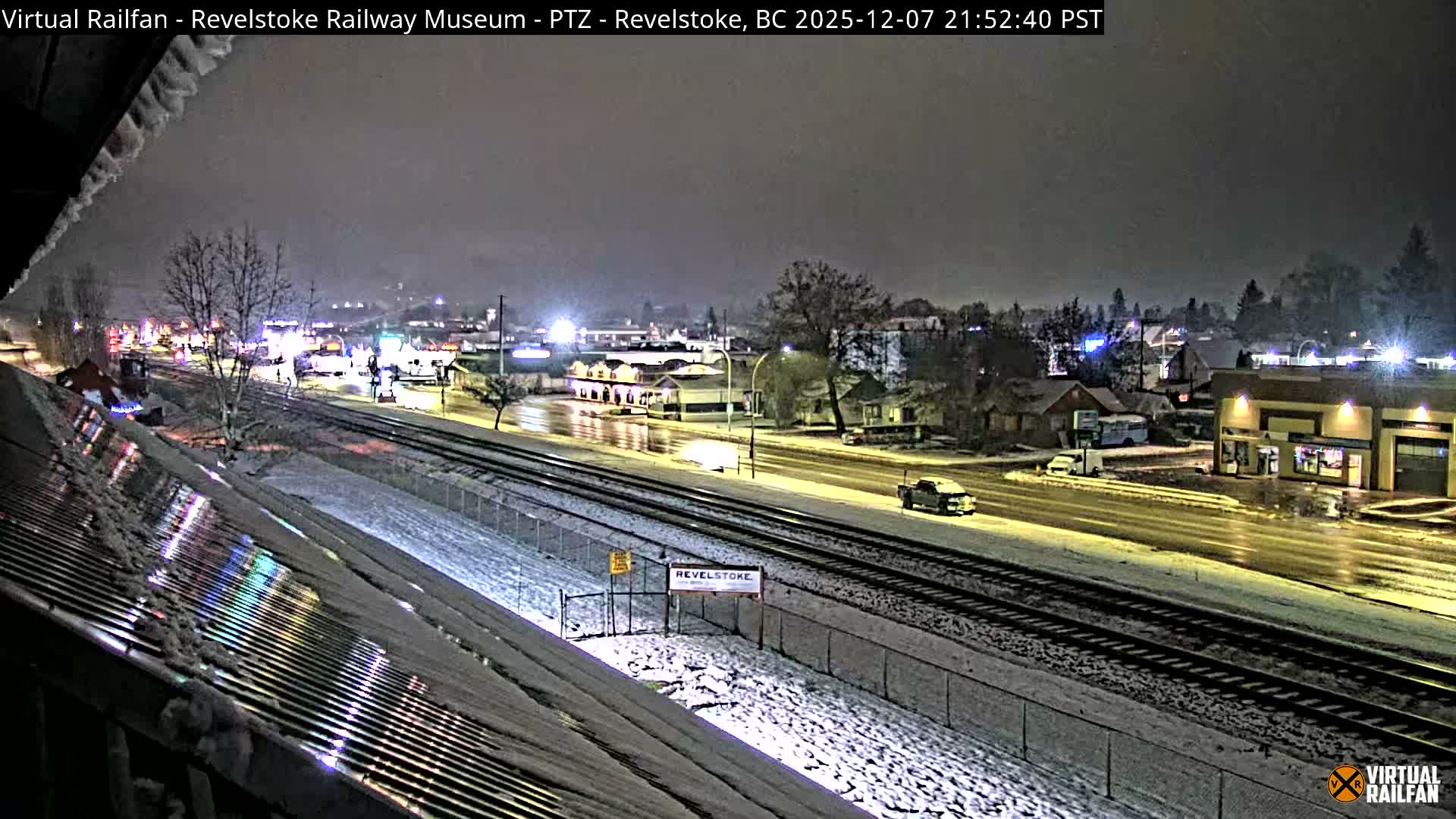 Revelstoke City & Canadian Pacific Railway Railroad Crossing Live Cam - Revelstoke, Columbia-Shuswap, British Columbia, Canada  PTZ | Virtual Railfan LIVE ! 2025-03-18 12:14