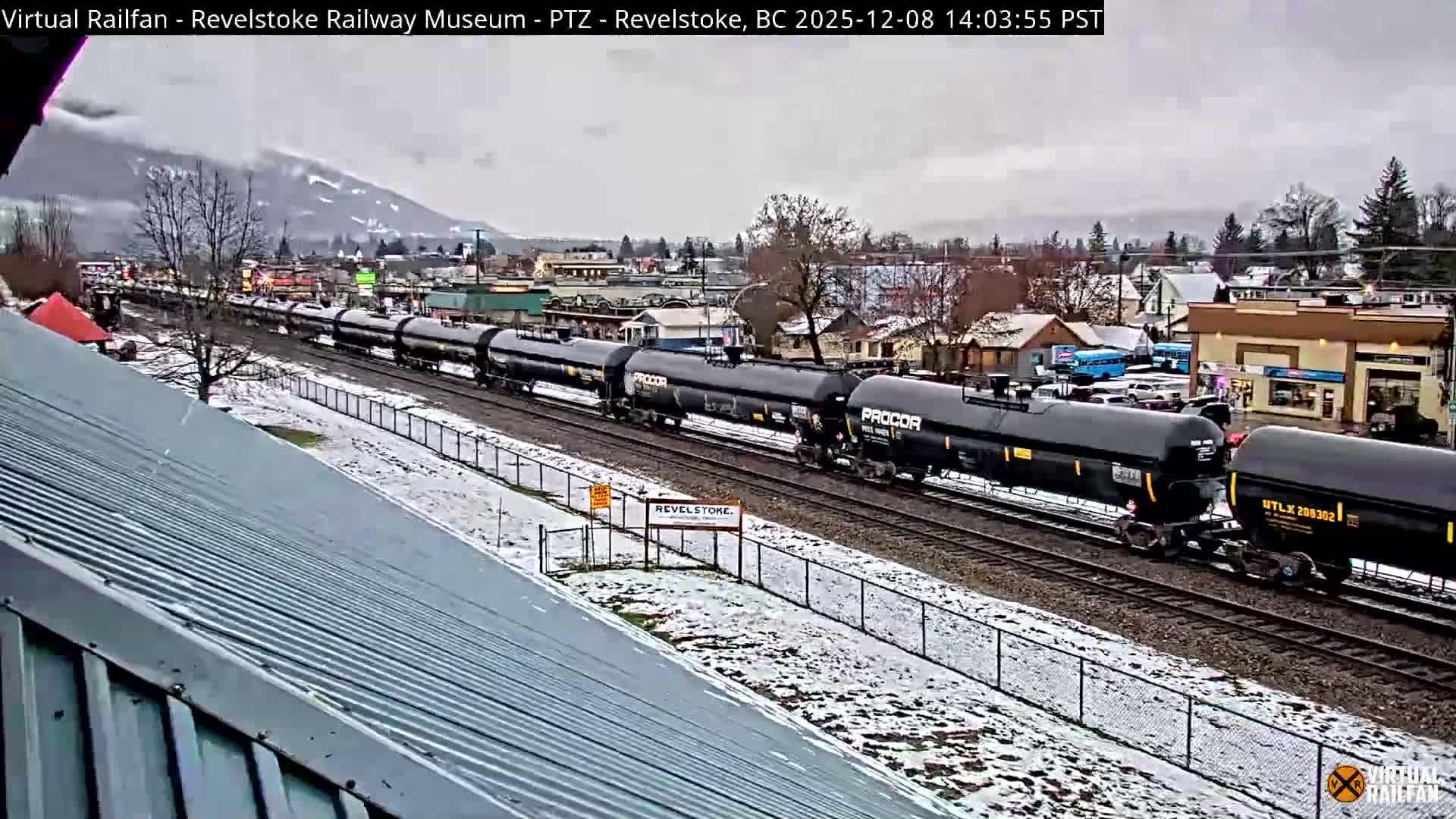 Revelstoke City & Canadian Pacific Railway Railroad Crossing Live Cam - Revelstoke, Columbia-Shuswap, British Columbia, Canada  PTZ | Virtual Railfan LIVE ! 2025-03-18 12:14