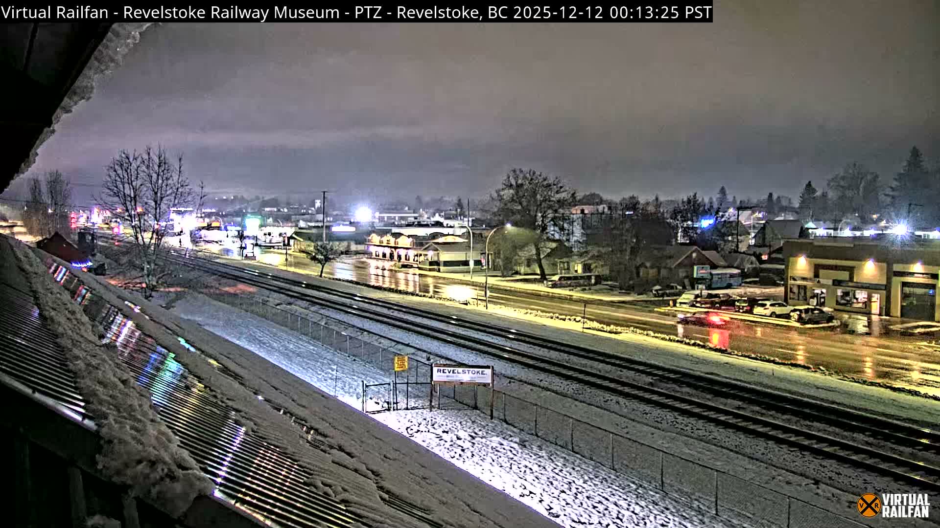 Revelstoke City & Canadian Pacific Railway Railroad Crossing Live Cam - Revelstoke, Columbia-Shuswap, British Columbia, Canada  PTZ | Virtual Railfan LIVE ! 2025-03-18 12:14