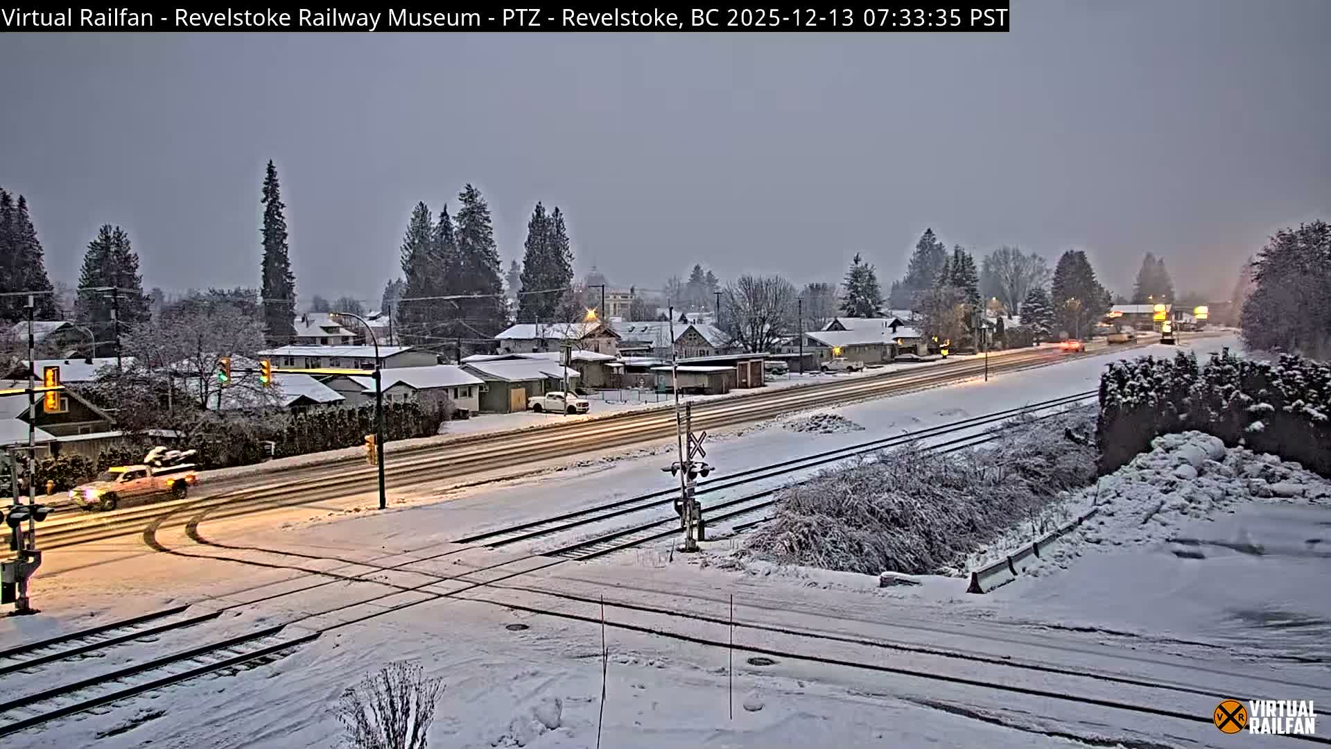 Revelstoke City & Canadian Pacific Railway Railroad Crossing Live Cam - Revelstoke, Columbia-Shuswap, British Columbia, Canada  PTZ | Virtual Railfan LIVE ! 2025-03-18 12:14