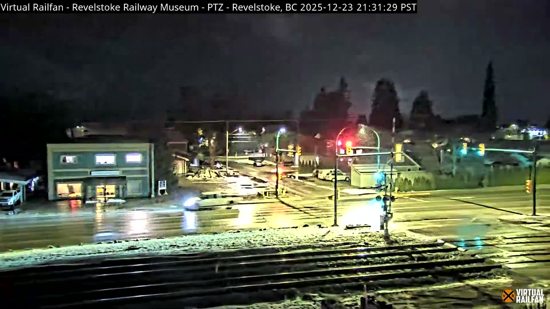 Revelstoke City & Canadian Pacific Railway Railroad Crossing Live Cam - Revelstoke, Columbia-Shuswap, British Columbia, Canada  PTZ | Virtual Railfan LIVE ! 2025-03-18 12:14
