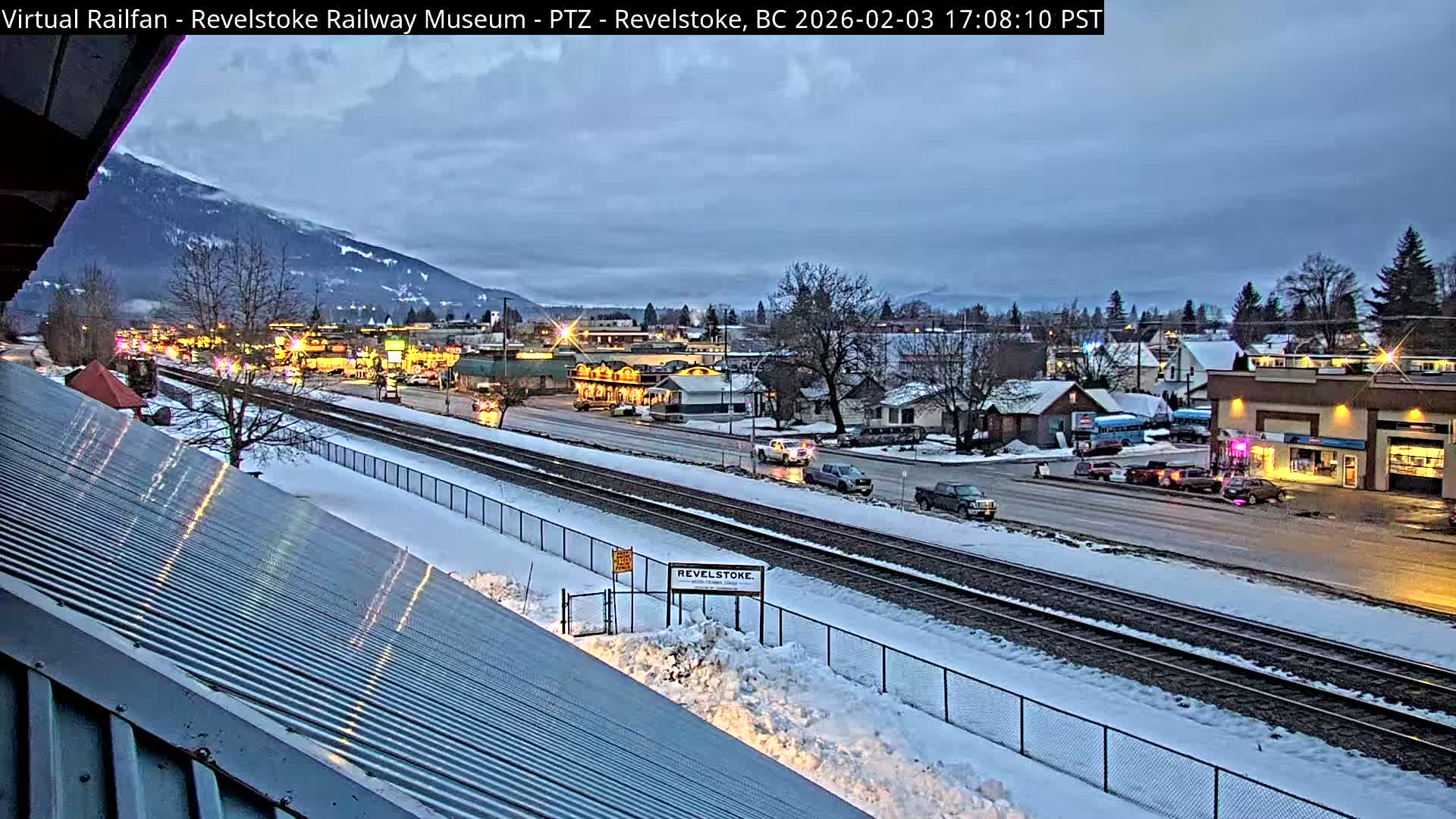Revelstoke City & Canadian Pacific Railway Railroad Crossing Live Cam - Revelstoke, Columbia-Shuswap, British Columbia, Canada  PTZ | Virtual Railfan LIVE ! 2025-03-18 12:14