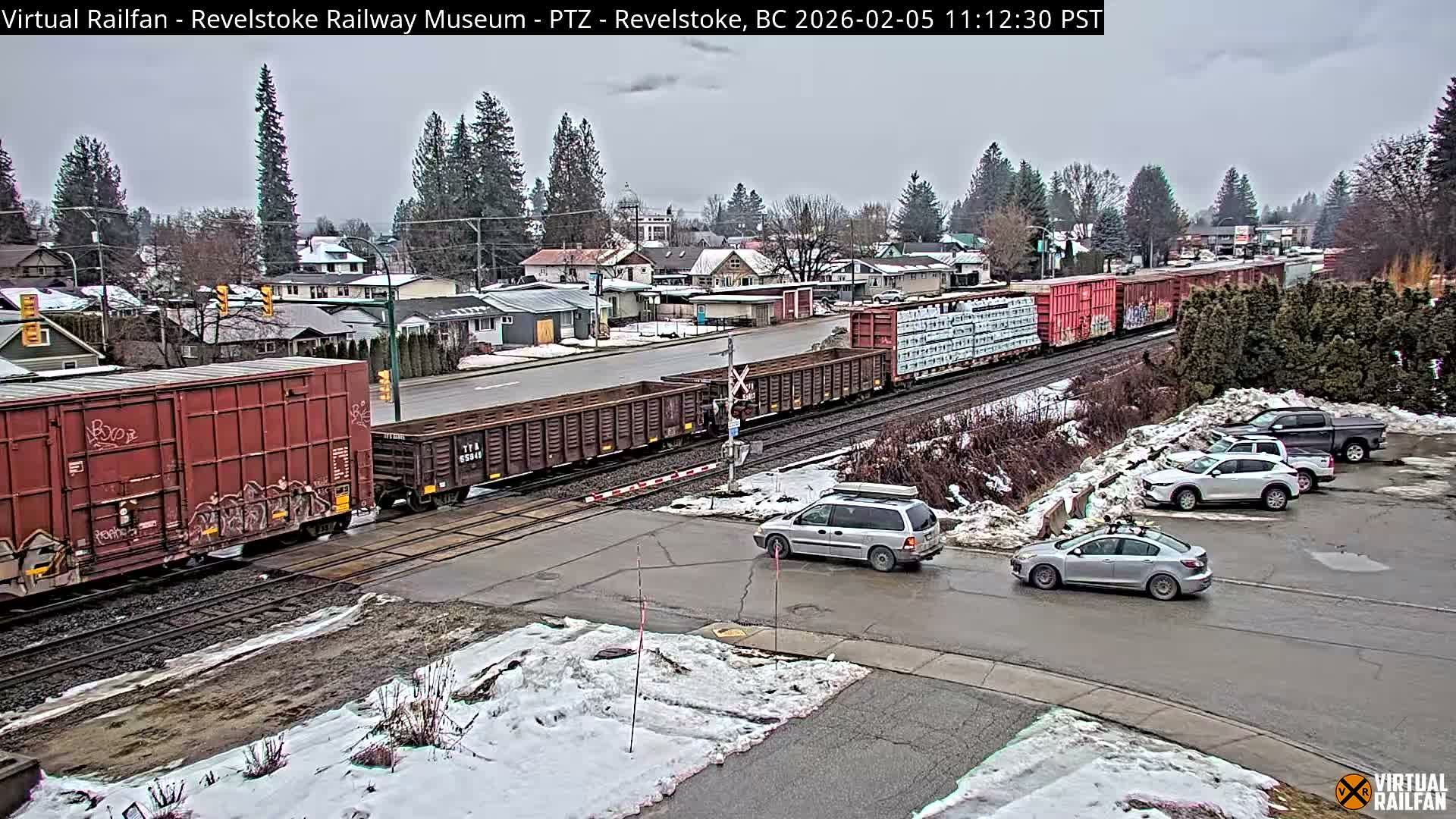 Revelstoke City & Canadian Pacific Railway Railroad Crossing Live Cam - Revelstoke, Columbia-Shuswap, British Columbia, Canada  PTZ | Virtual Railfan LIVE ! 2025-03-18 12:14