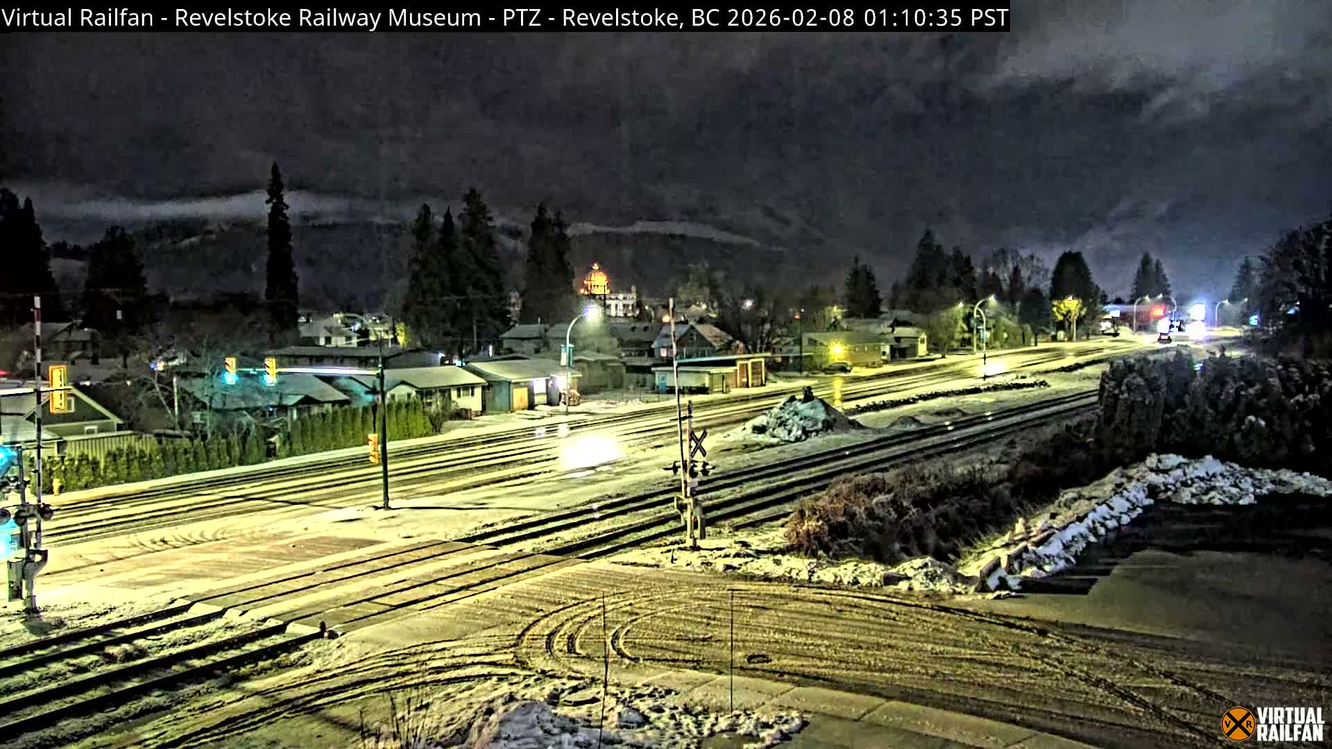 Revelstoke City & Canadian Pacific Railway Railroad Crossing Live Cam - Revelstoke, Columbia-Shuswap, British Columbia, Canada  PTZ | Virtual Railfan LIVE ! 2025-03-18 12:14