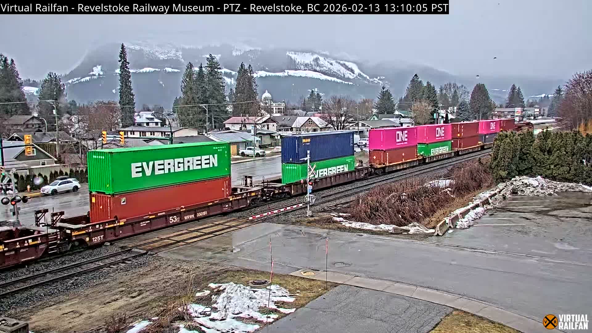 Revelstoke City & Canadian Pacific Railway Railroad Crossing Live Cam - Revelstoke, Columbia-Shuswap, British Columbia, Canada  PTZ | Virtual Railfan LIVE ! 2025-03-18 12:14